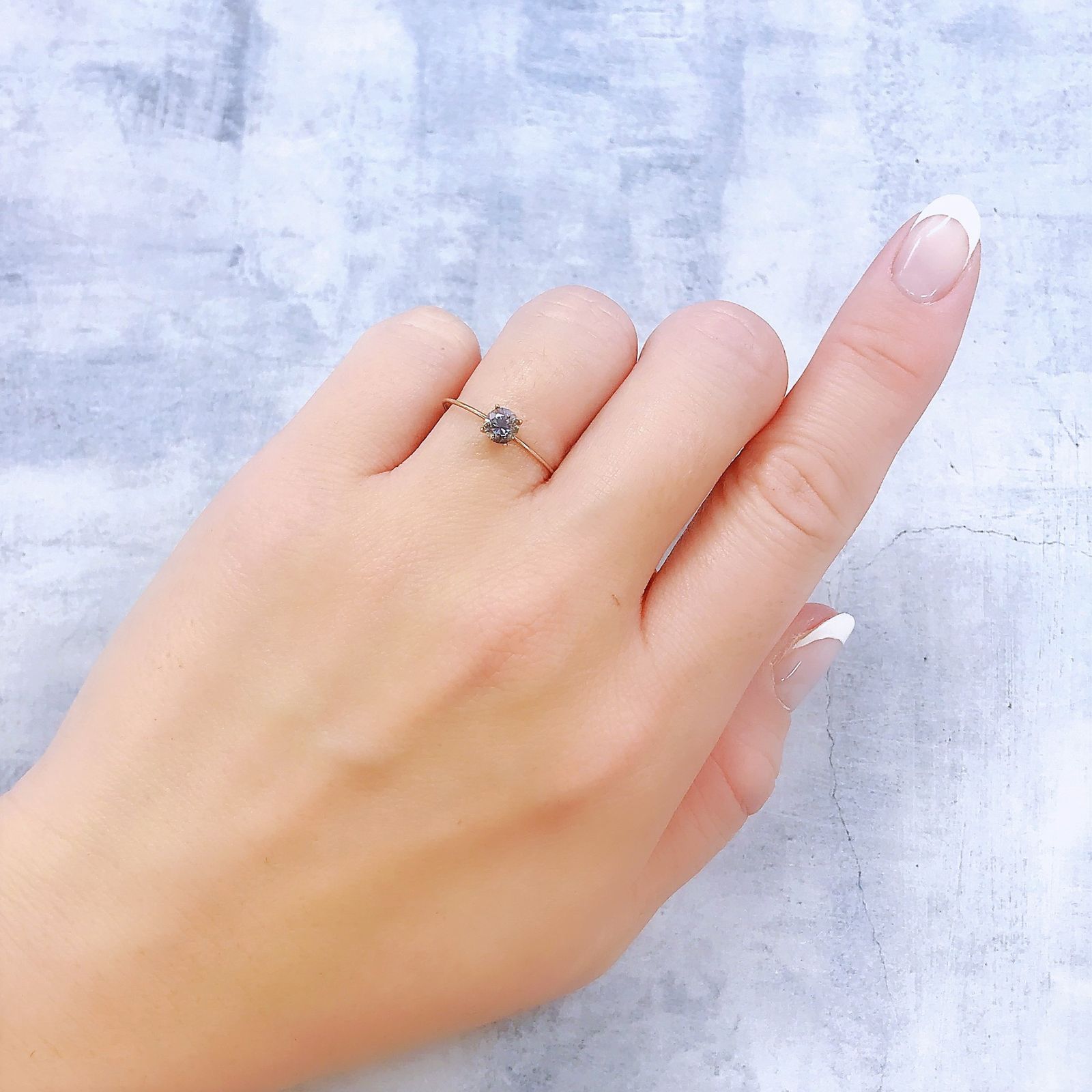 グレイッシュブルースピネル(宝石名スピネル)ビルマ/マダガスカル産 0.46ct 識別済[221219502]4.5x4.4mm前後