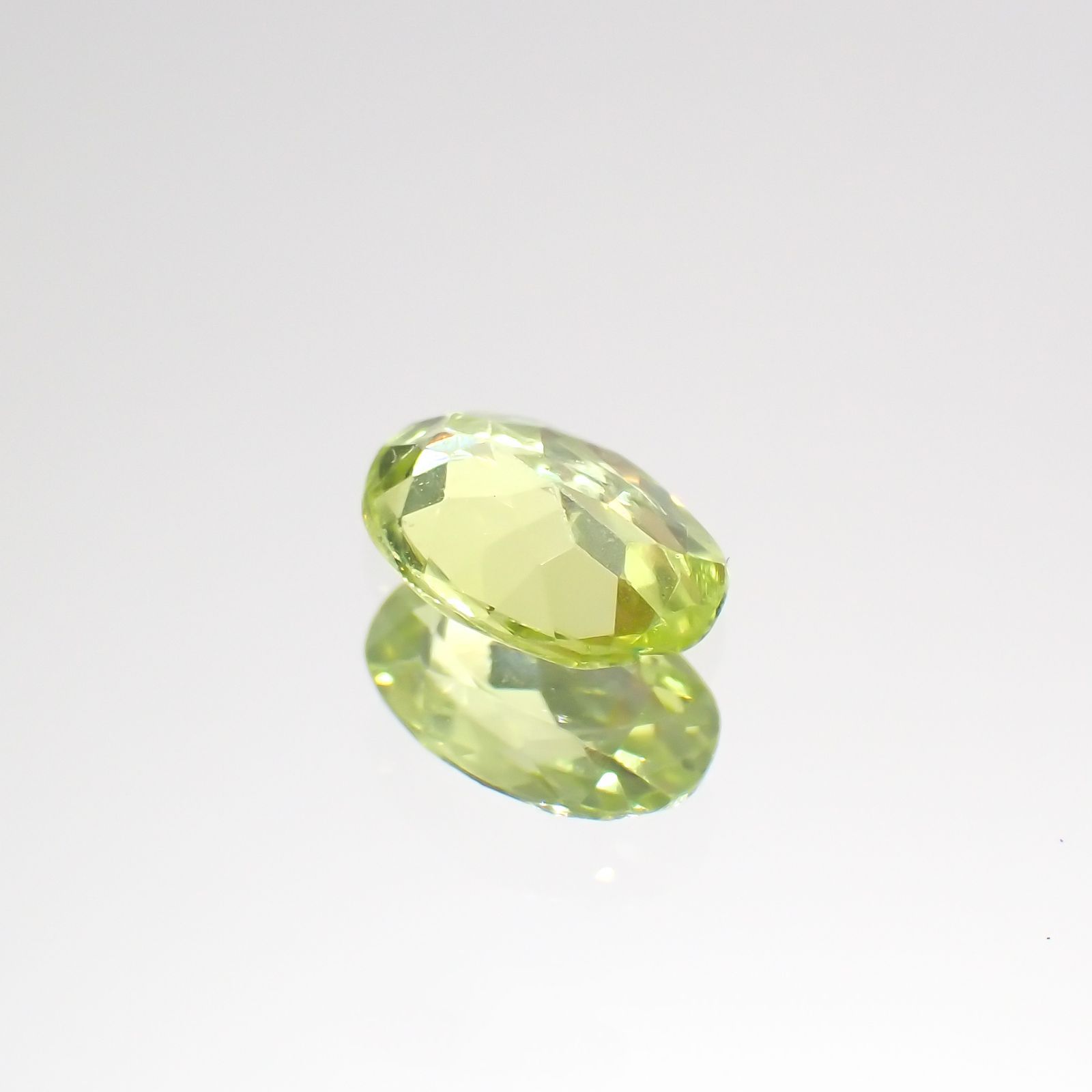 パロットクリソベリル(宝石名クリソベリル)インド産 0.41ct 識別済[220114524]5.9x4mm前後