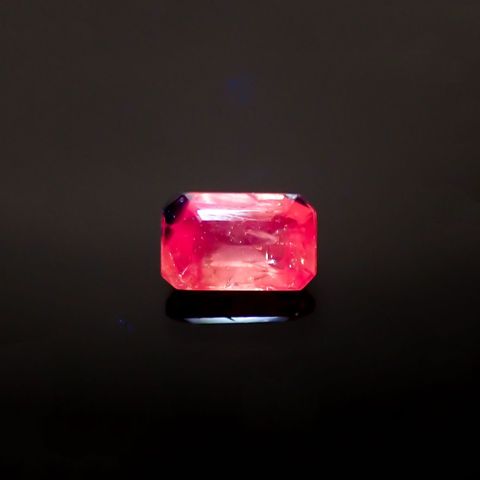 ウィンザーサファイア タンザニア・ウィンザー産 0.80ct[221018385]6.2x3.9mm前後