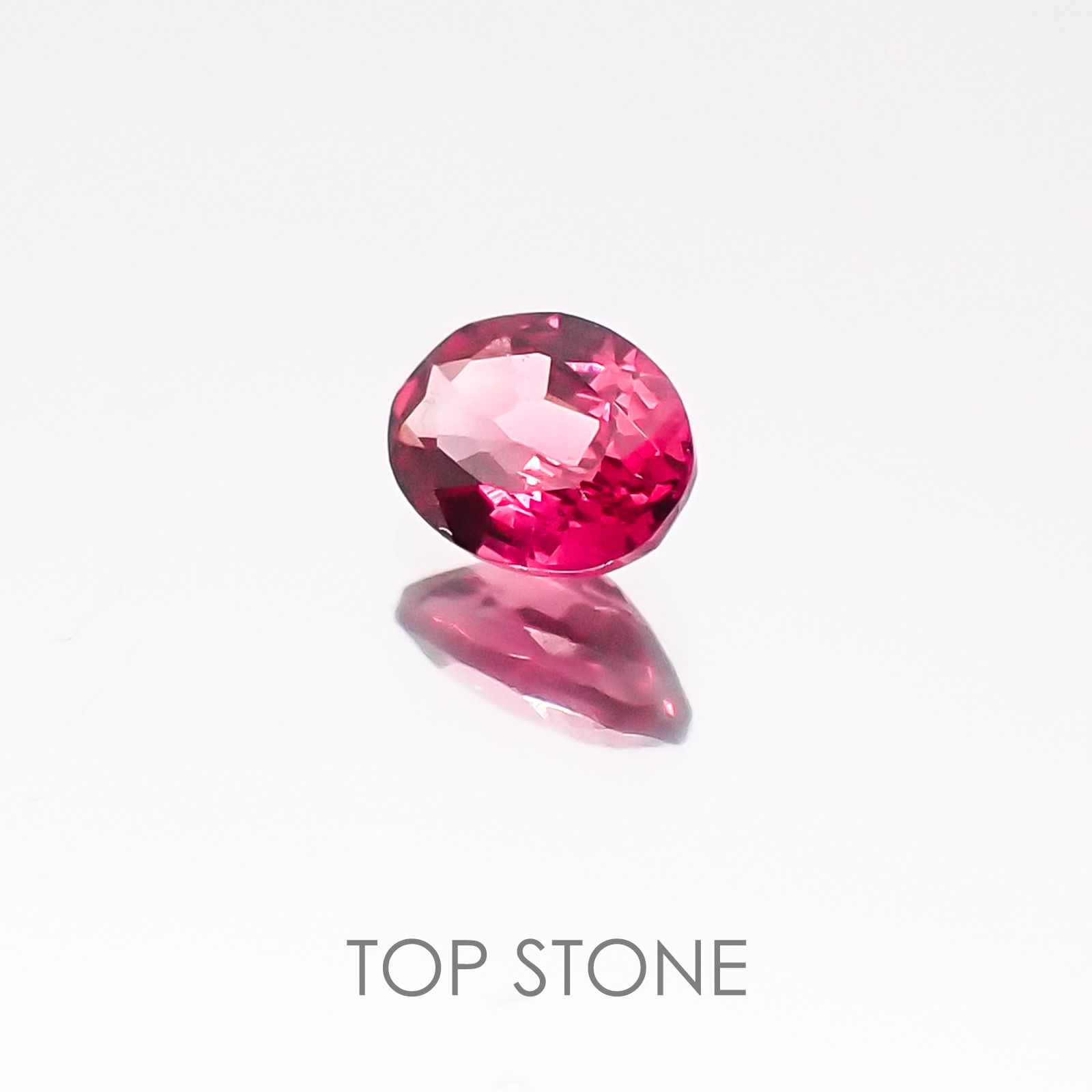 レッドスピネル タンザニア産 ルース 0.19ct[20117697]3.9×3mm前後