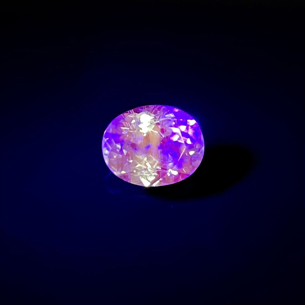 シーフォームカイヤナイト(宝石名カイヤナイト)タンザニア産 3.35ct 識別済[220616282]10.2x8.1mm前後