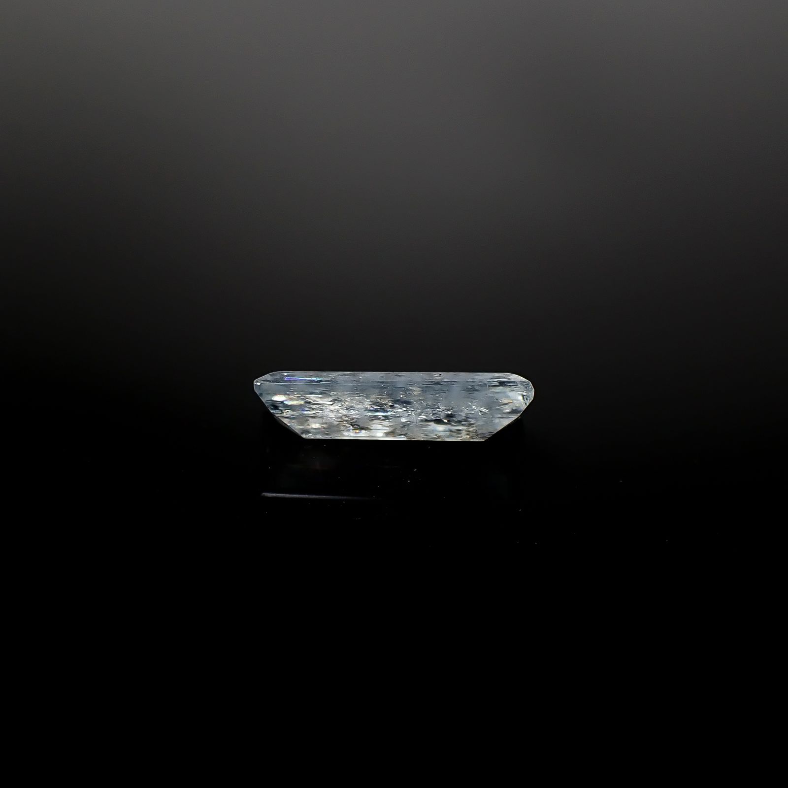 イリデッセンスアクアマリン ブラジル産 2.73ct [250730702]15.8x5.3mm前後
