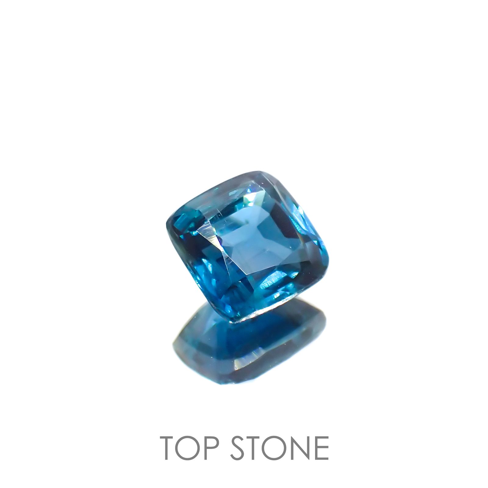オーシャンブルーカイヤナイト(宝石名カイヤナイト)ネパール産 2.12ct 識別済[220115387]6.8x6.8mm前後