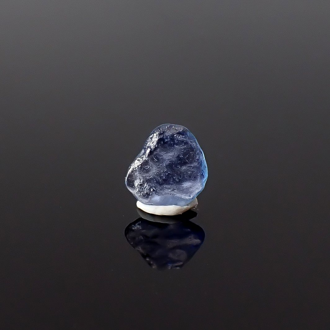 ヨーゴサファイア原石 アメリカ・モンタナ州ヨーゴ渓谷産 0.31ct / 5.6x4.8mm前後 [260431985]