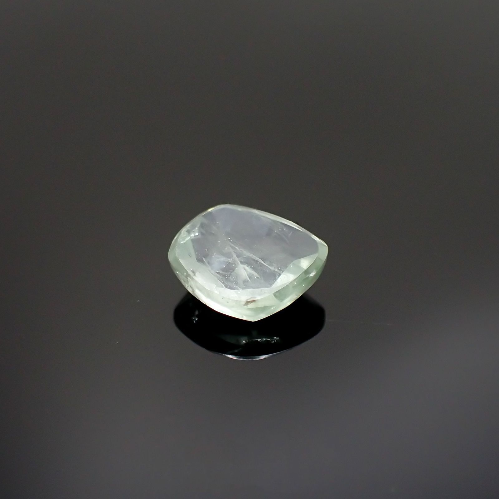 ◇ローズカット◇バナジウムコーネルピン(宝石名コーネルピン)タンザニア・タンガ州産 0.82ct 識別済[220115547]6.4x5.7mm前後
