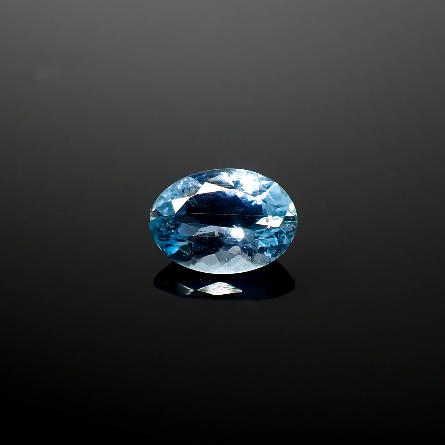 アクアマリン サンタマリアカラー ナイジェリア/マダガスカル産 0.57ct[240225976]6.8x4.9mm前後