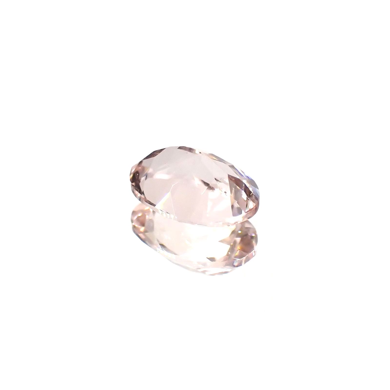 モルガナイト(宝石名モルガナイト)ナイジェリア産 識別済 0.68ct / 7x4.9mm前後 [260321163]