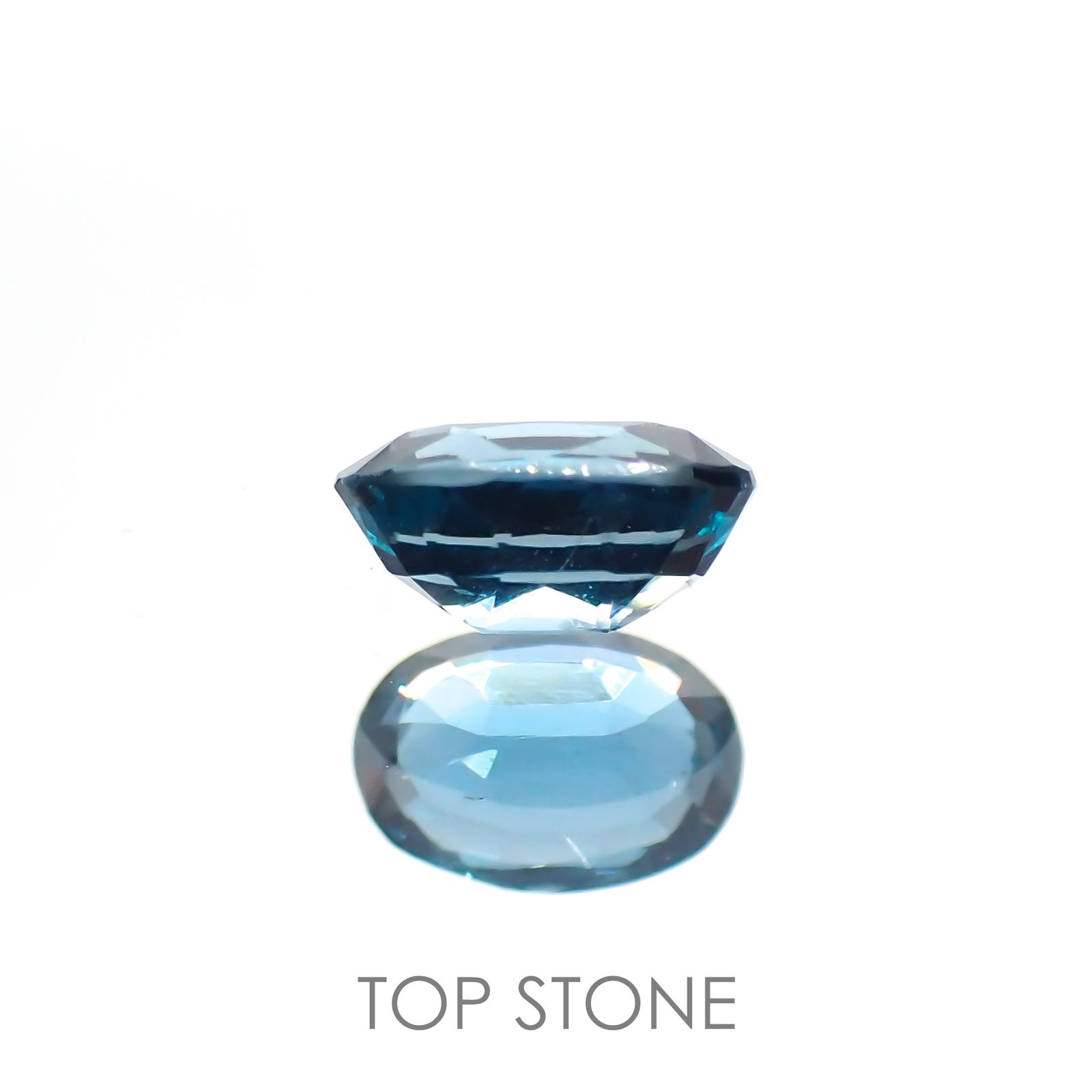 オーシャンブルーカイヤナイト(宝石名カイヤナイト) インド産 0.66ct 識別済[210711424]6.2×4.1mm前後