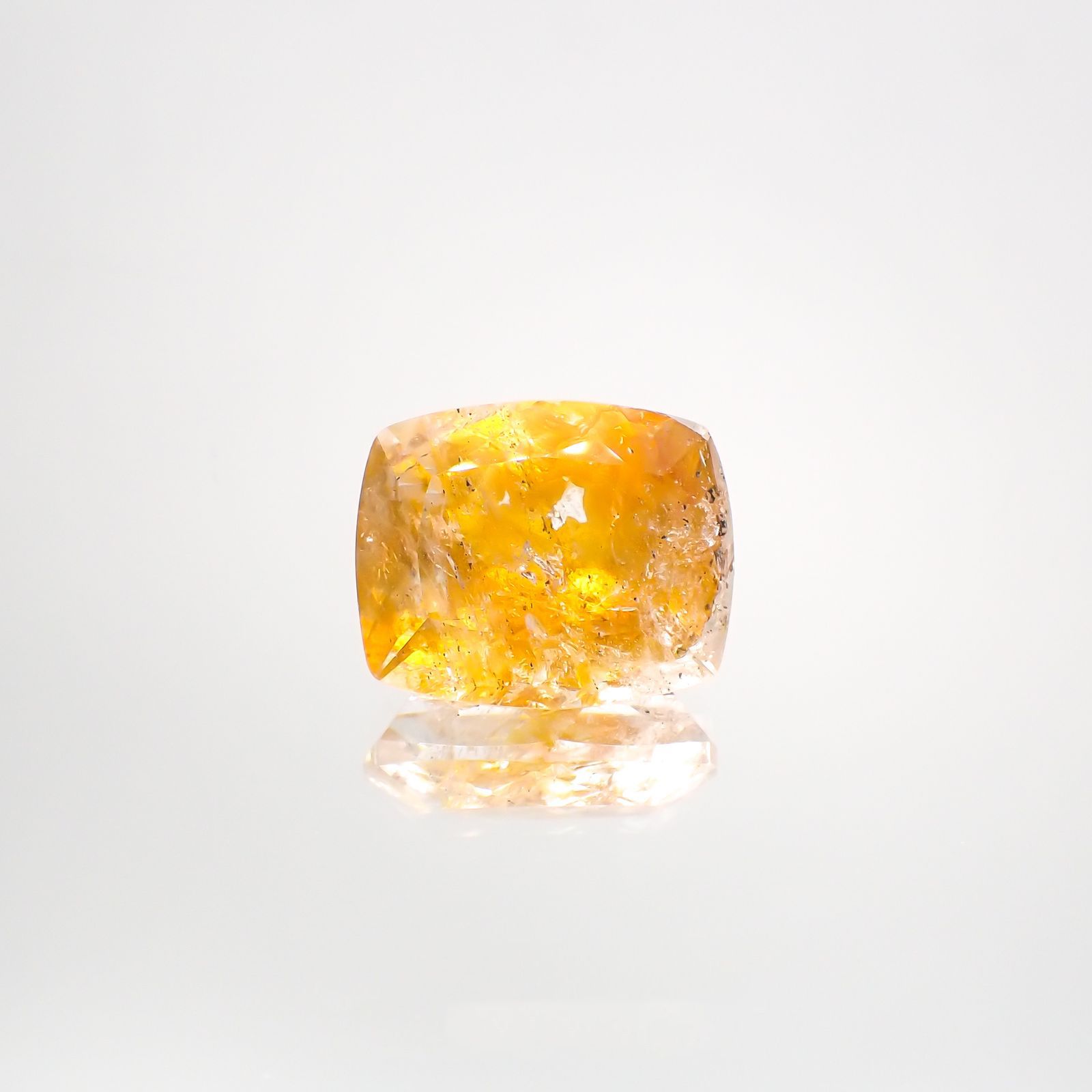 オーロラクォーツ ブラジル・ミナスジェライス産 13.95ct[220114357]17x13.8mm前後