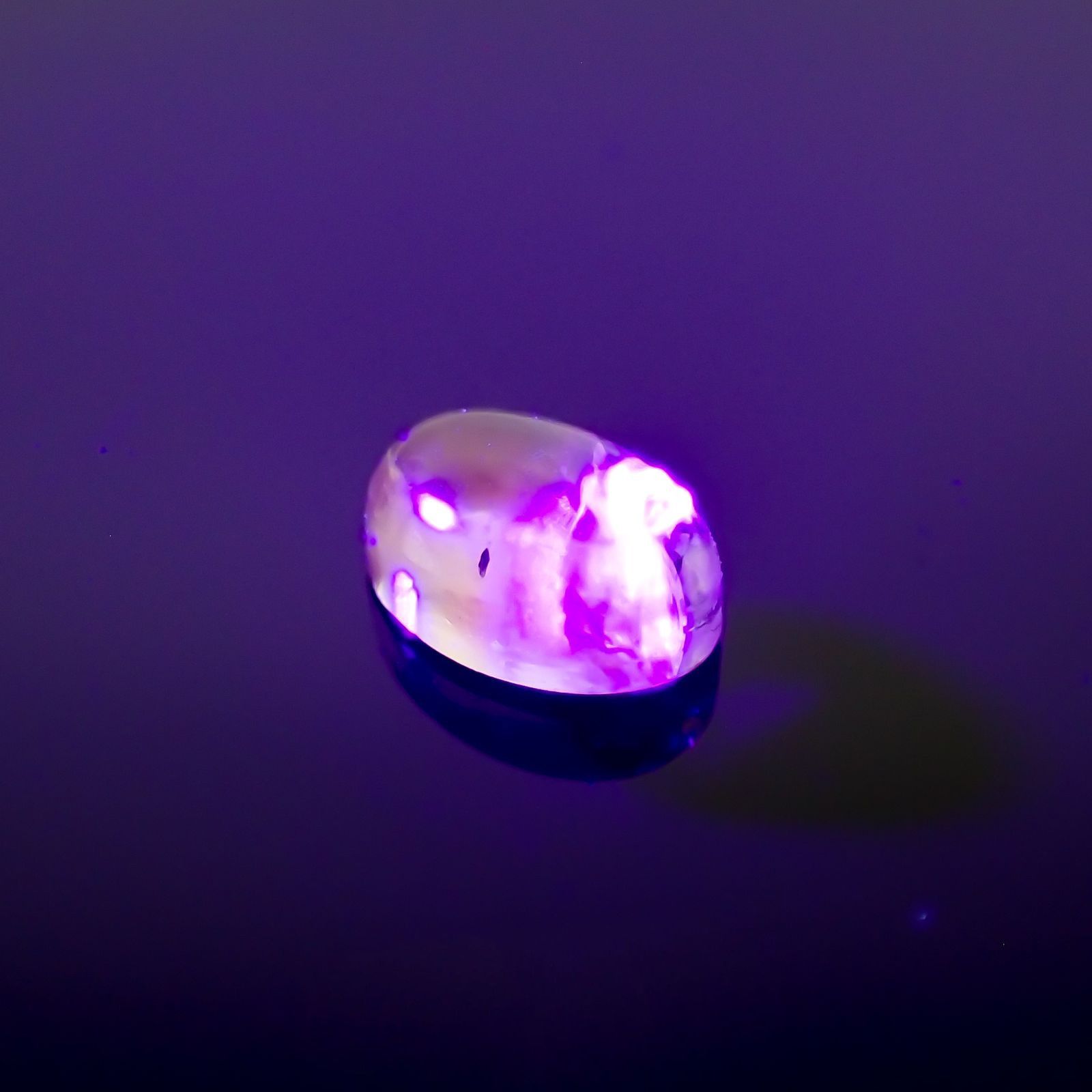 ミントガーネット(宝石名グロッシュラー・ガーネット)タンザニア産 識別済 0.71ct / 5.8x4mm前後 [220917749]