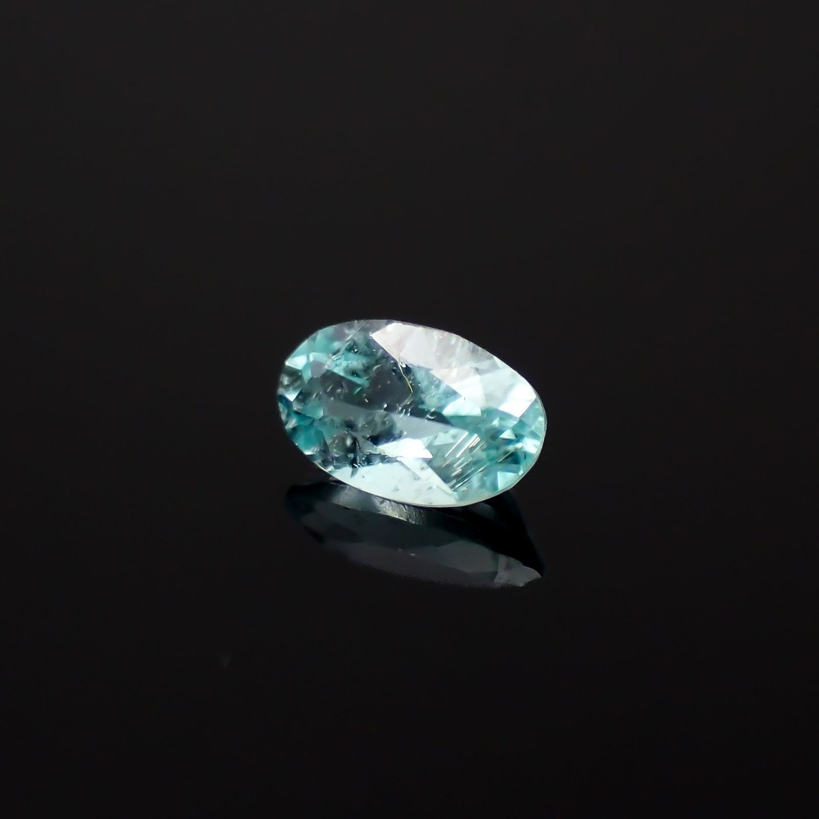 パライバトルマリン(宝石名トルマリン/別名パライバ・トルマリン)モザンビーク産 識別済 0.24ct / 5x3mm前後 [230220371]