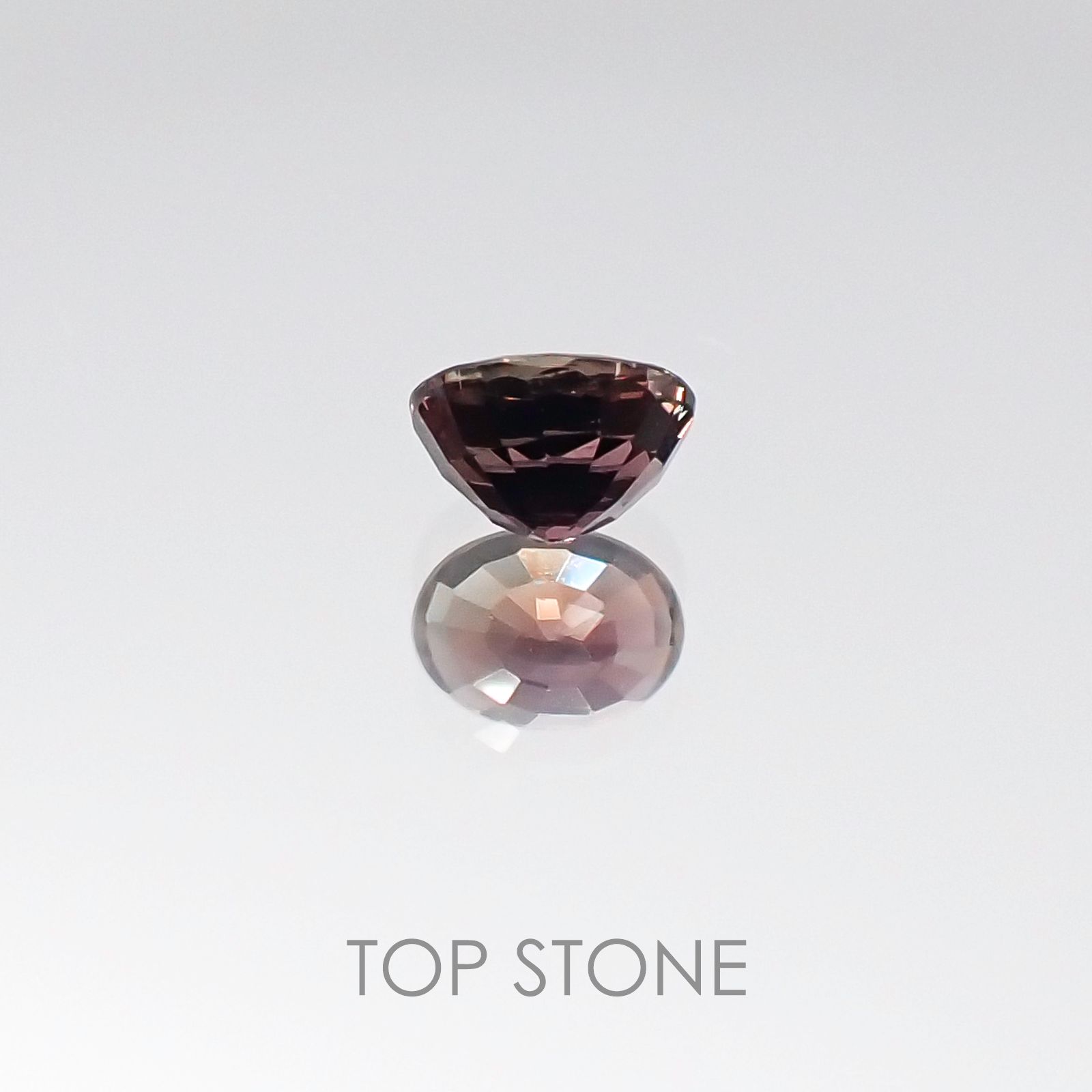 カラーチェンジサファイア非加熱(宝石名サファイア) タンザニア産 0.40ct 識別済[20106023]4.6×3.4mm前後
