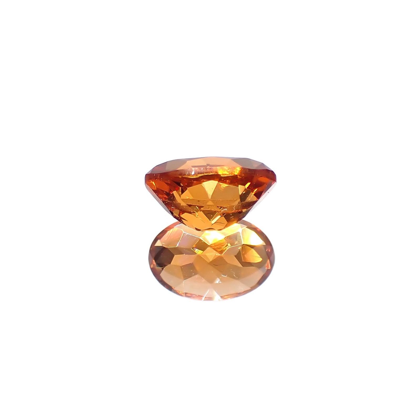 スペサルティンガーネット(宝石名ガーネット)タンザニア産 識別済 0.74ct / 6.1x4.1mm前後 [260617548]