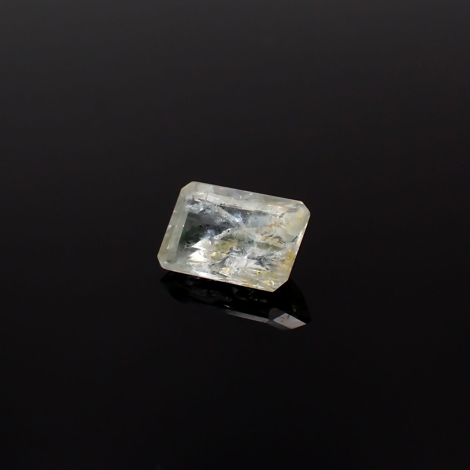 オーロラアクアマリン ブラジル産 2.59ct[231224678]10.3x7mm前後