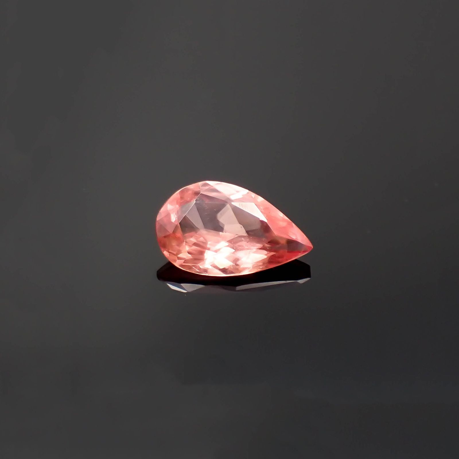 ロードクロサイト アメリカ・コロラド州スイートホームマイン産 0.73ct [221219682]7.9x4.8mm前後