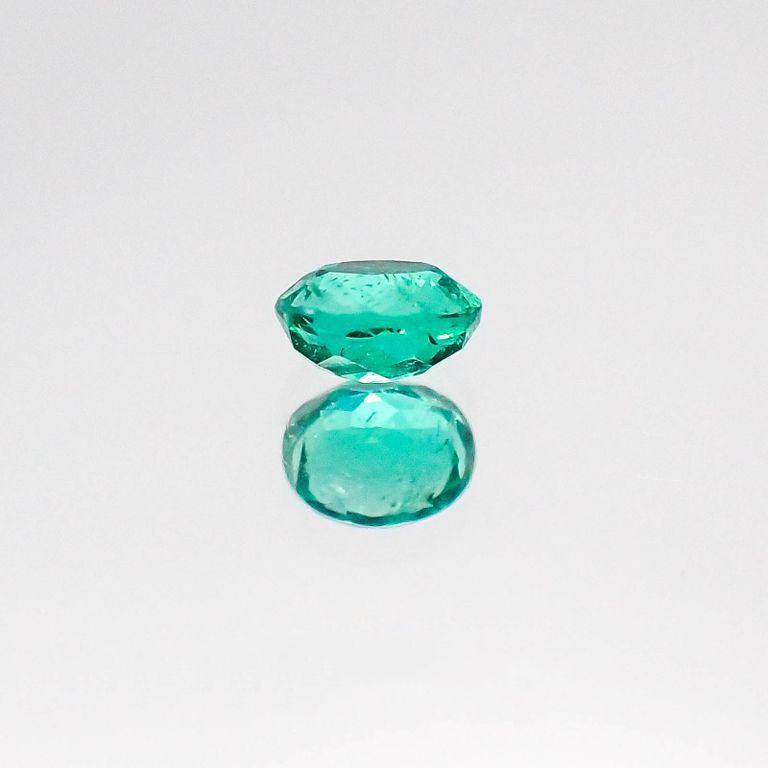 パライバトルマリン(宝石名トルマリン/別名パライバ・トルマリン)ブラジル・パライバ州バターリャ鉱山産 0.18ct 識別済[220817272]3.8x2.9mm前後