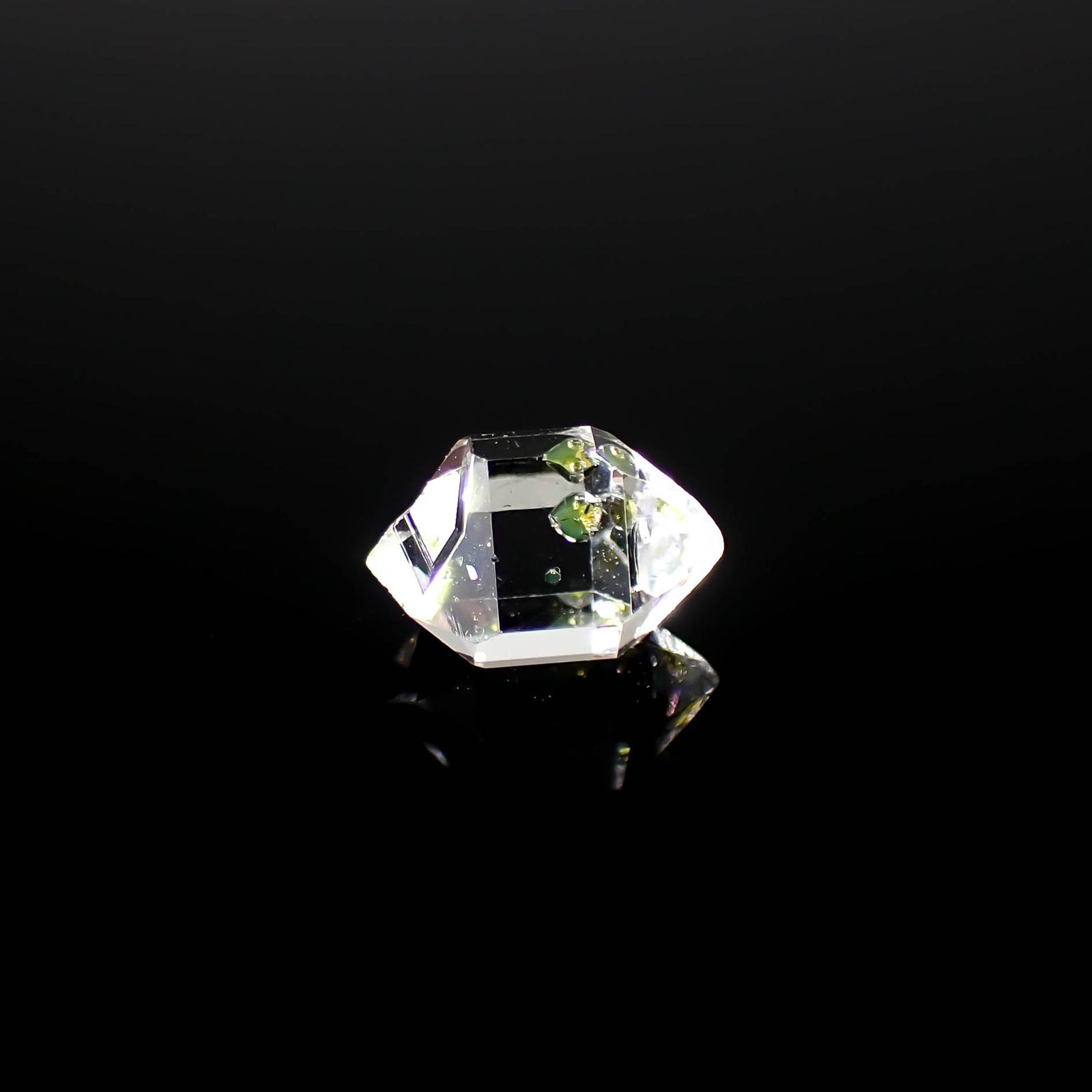 オイルインクォーツ原石 パキスタン産 1.26ct[240828669]8.5x5.6mm前後