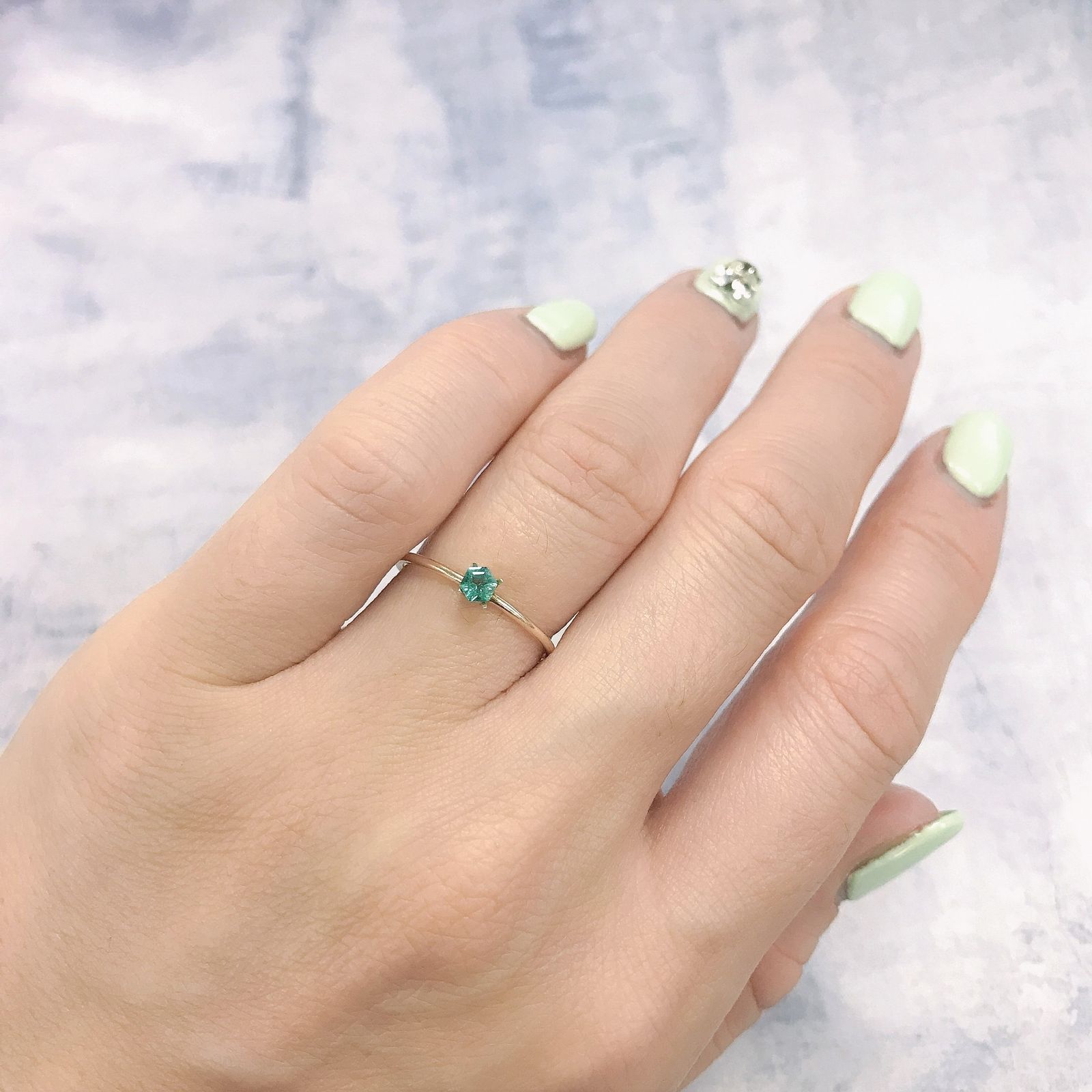 ◇ヘキサゴンカット◇エメラルド(宝石名エメラルド)ザンビア産 0.12ct 識別済[220115194]3.1x3mm前後