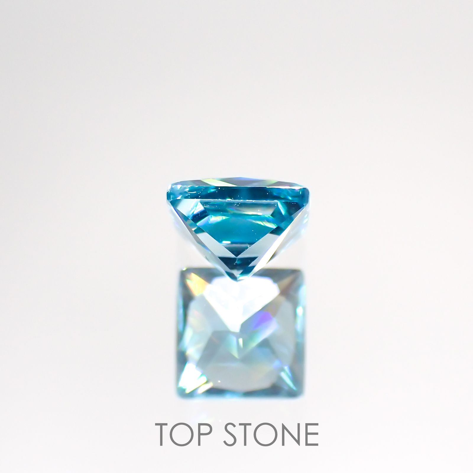 ◇プリンセスカット◇ブルージルコン(宝石名ジルコン) カンボジア産 1.01ct 識別済[210913435]5×4.9mm前後