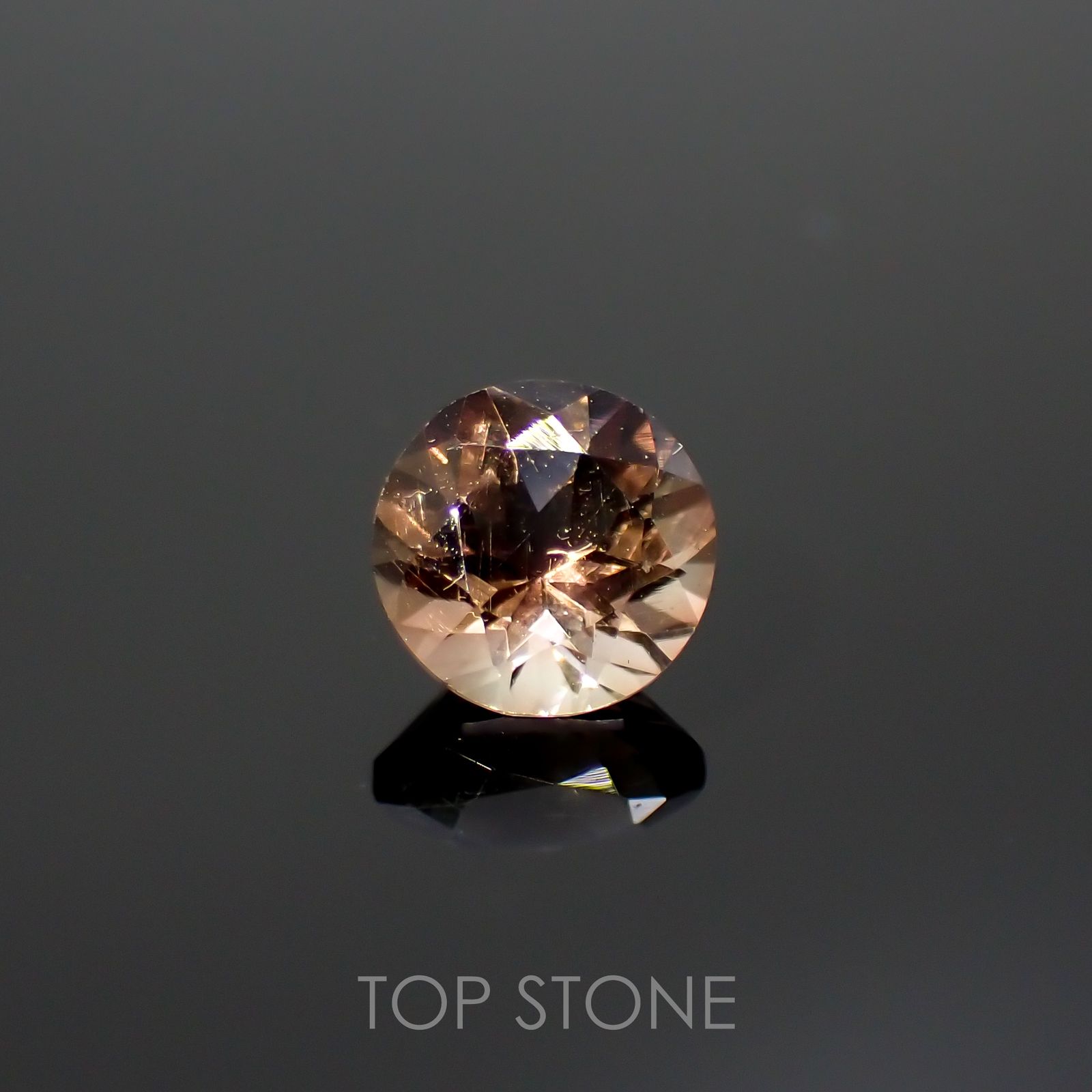 バイカラーオレゴンサンストーン(宝石名ラブラドライト)アメリカ・オレゴン州産 0.68ct 識別済[220114649]5.9x5.9mm前後
