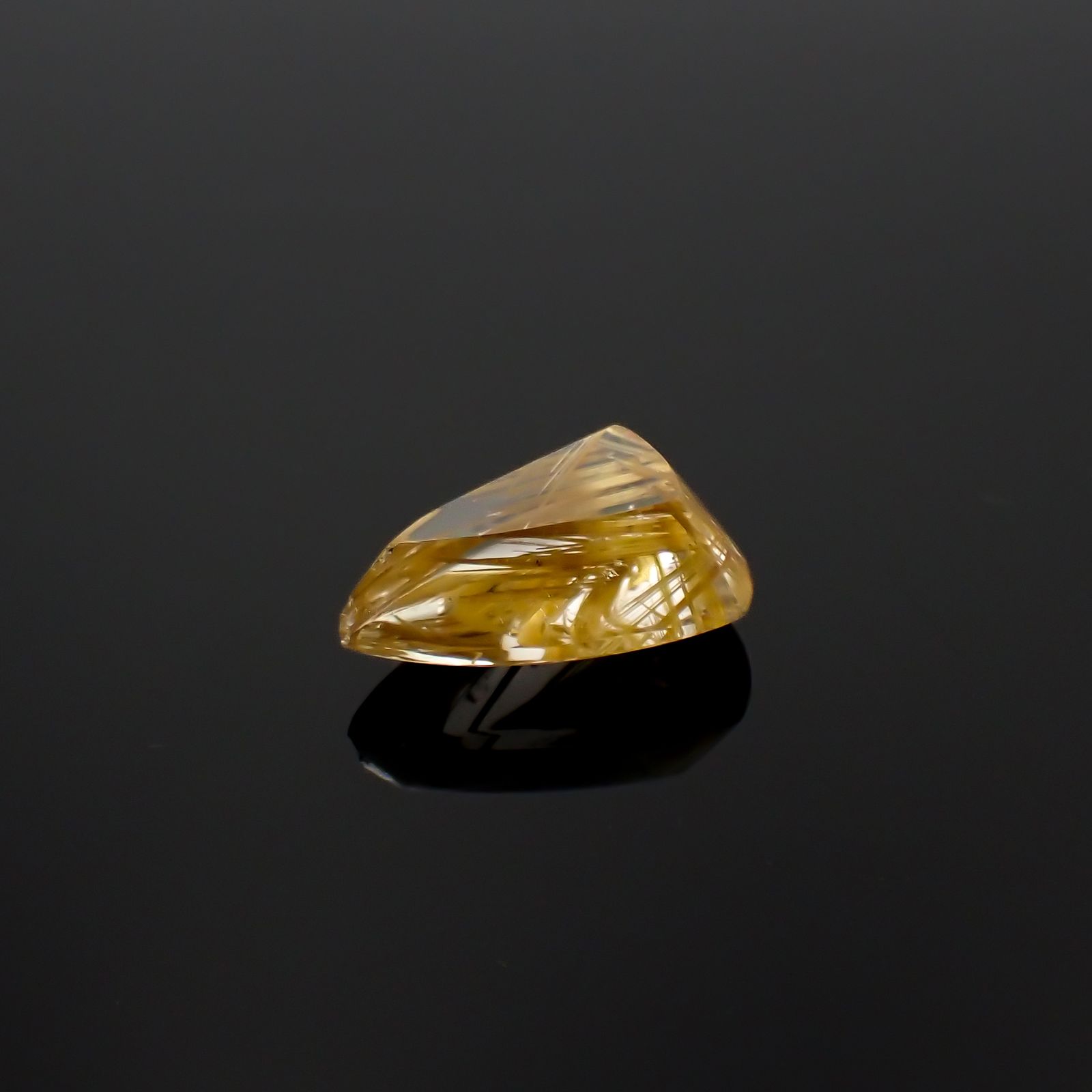 太陽ルチルクォーツ ブラジル産 8.71ct[231023676]17.3x12.1mm前後