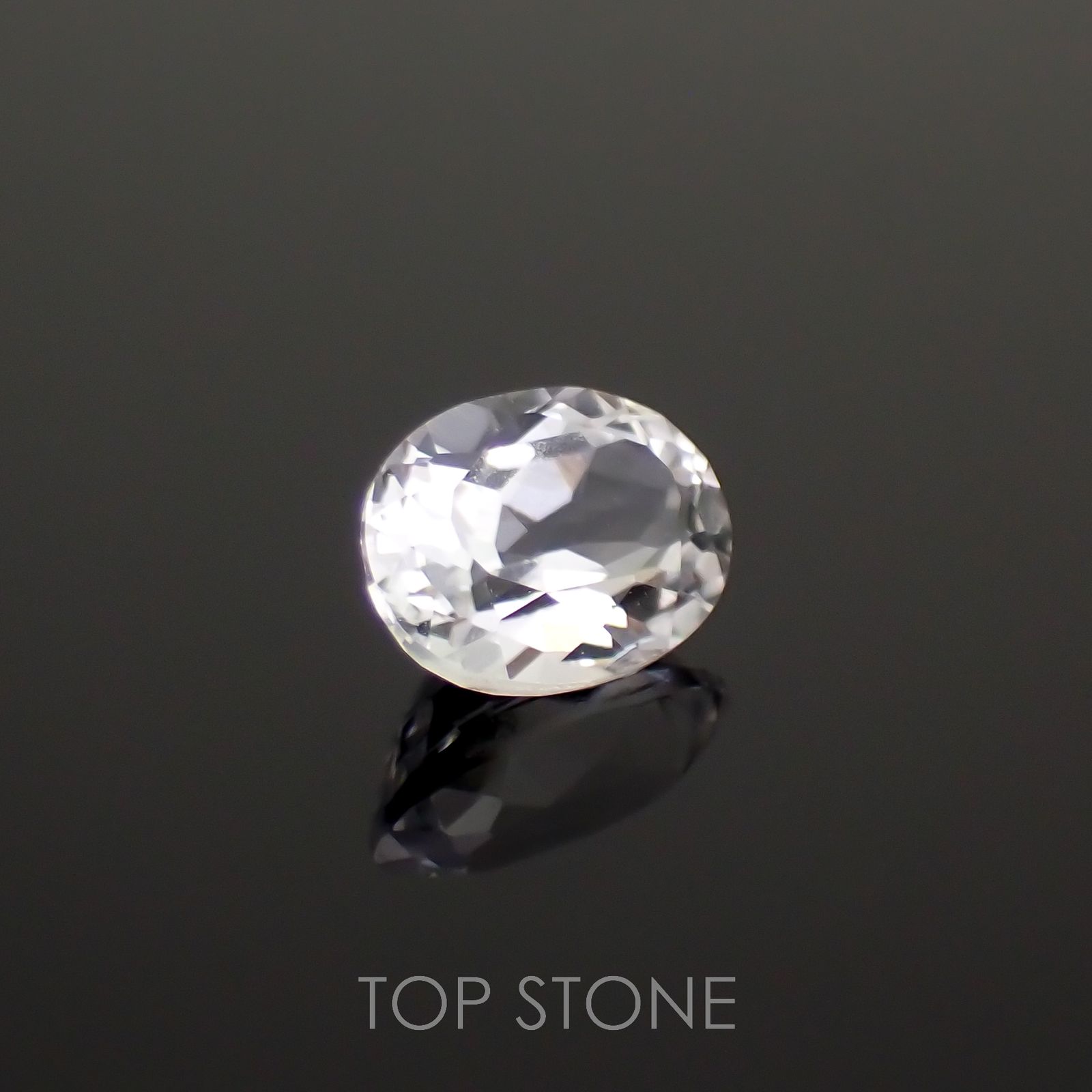 フェナカイト(宝石名フェナカイト)マダガスカル産 0.36ct 識別済[221018415]5.4x3.9mm前後