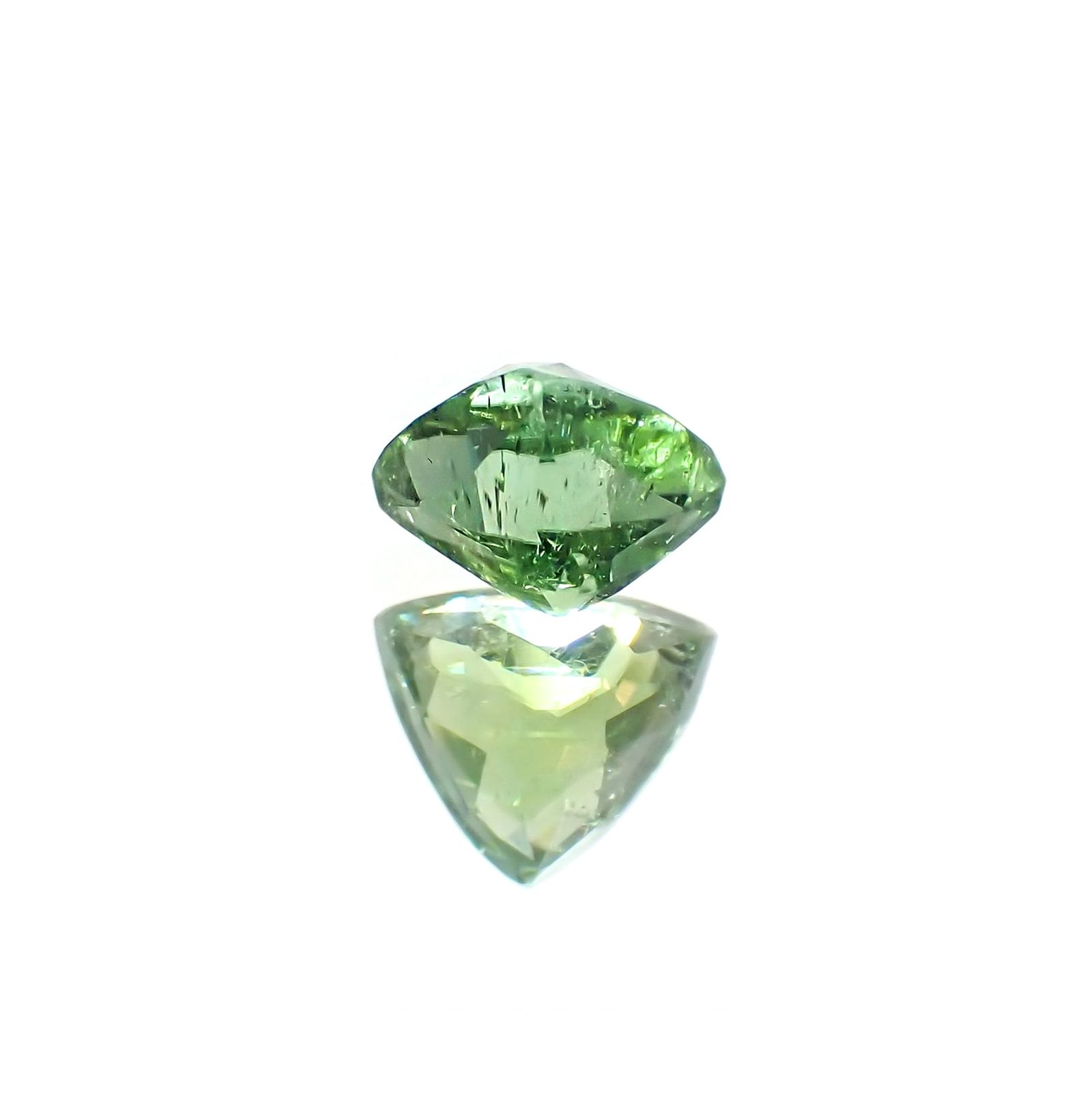 グリーントルマリン アフガニスタン産 1.22ct / 6.3x7.3mm前後 [220114105]