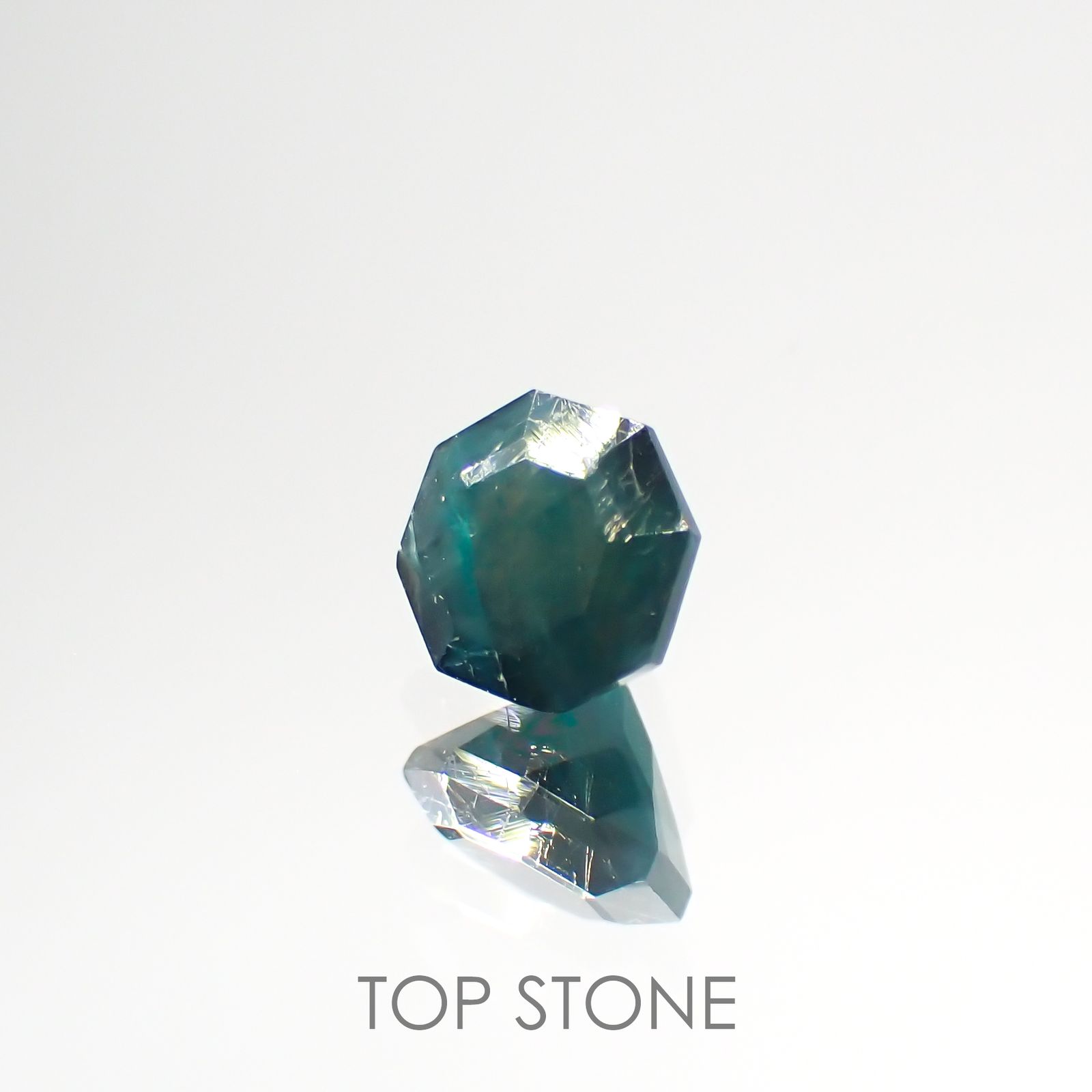 ◇オクタゴンカット◇グランディディエライト(宝石名グランディディエライト) マダガスカル産 0.58ct 識別済[210813068]4.9×4.9mm前後