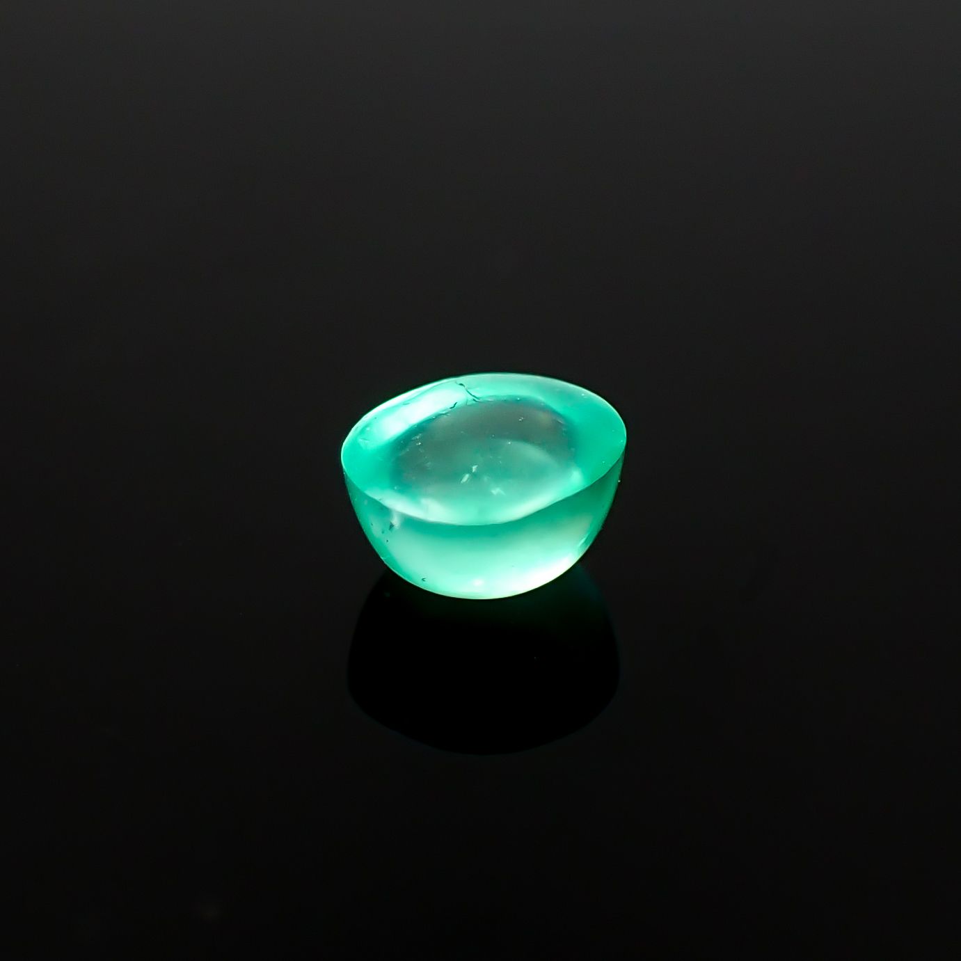 エメラルドキャッツアイ コロンビア産 0.33ct [241229553]4.3x4mm前後