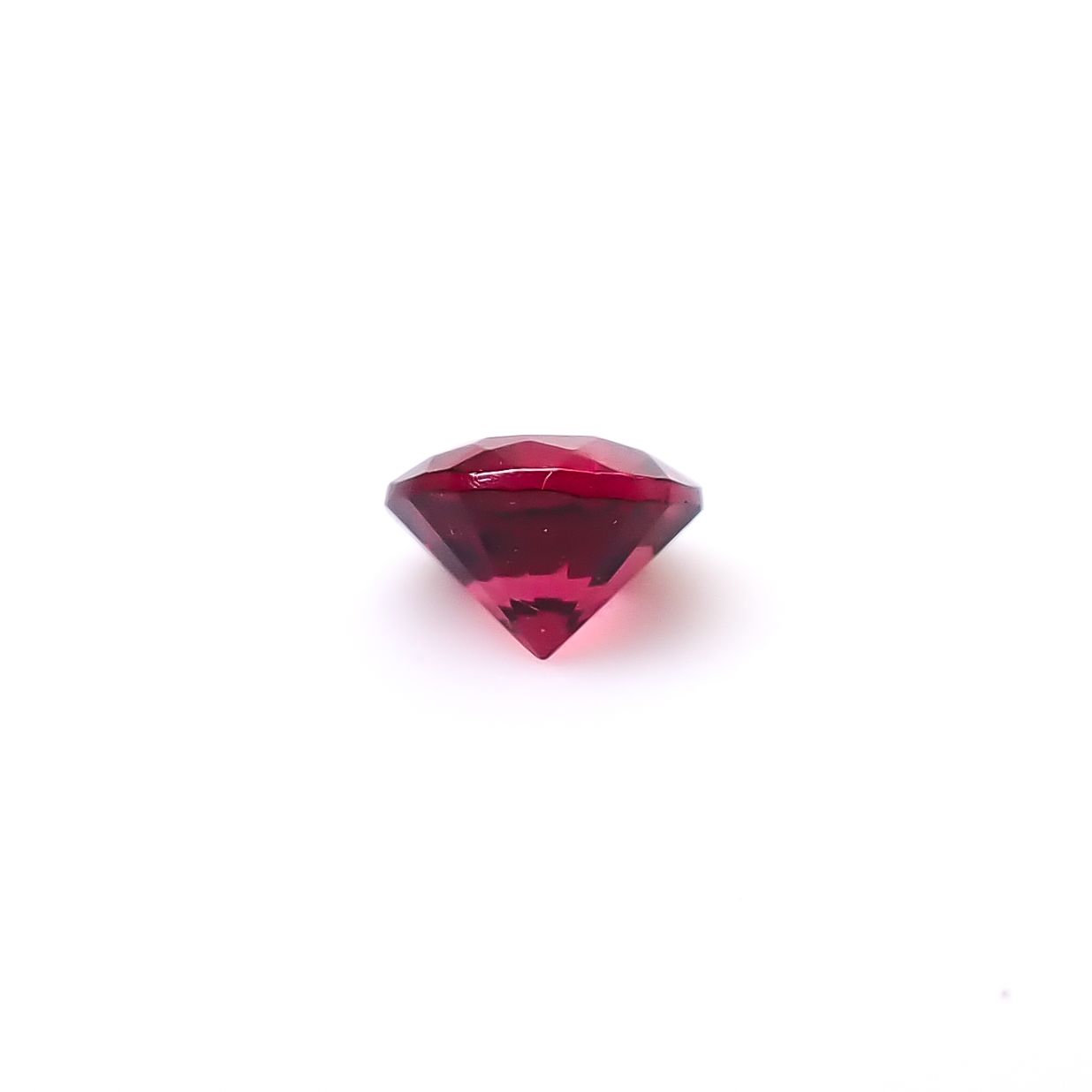 レッドスピネル(宝石名レッド・スピネル)タンザニア産 識別済 0.18ct / 3.4x3.4mm前後 [260732564]