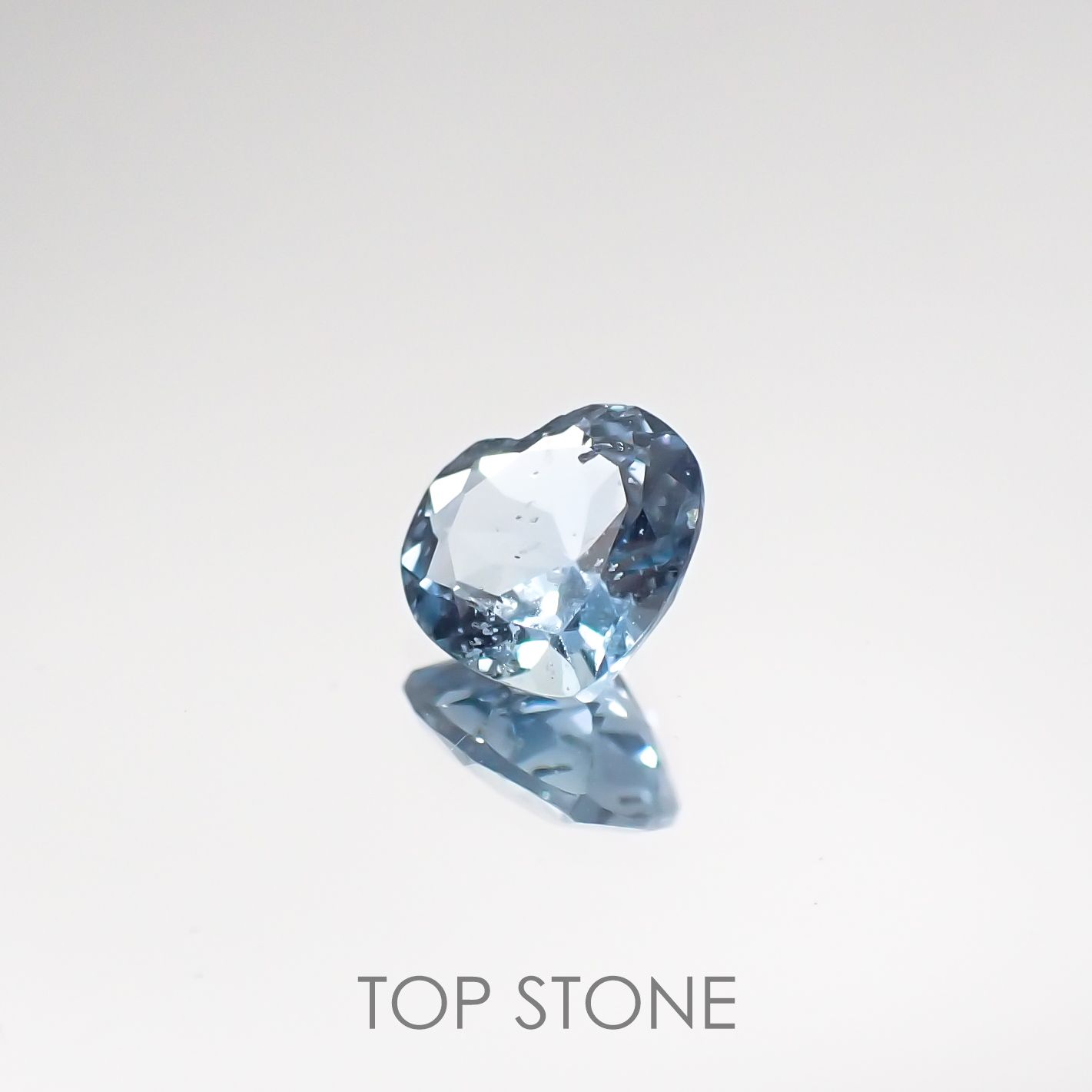 サンタマリアアクアマリン(宝石名アクアマリン) ブラジル産 0.32ct 識別済[210711412]4.8×4.9mm前後