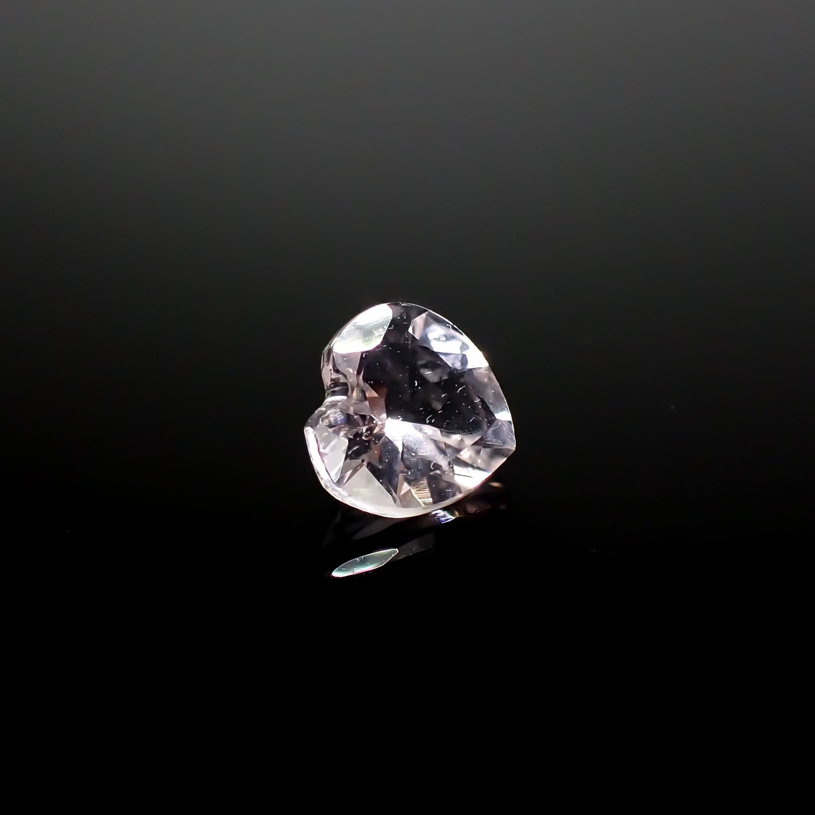 モルガナイト ナイジェリア産 0.46ct[240326780]5.3x5.2mm前後