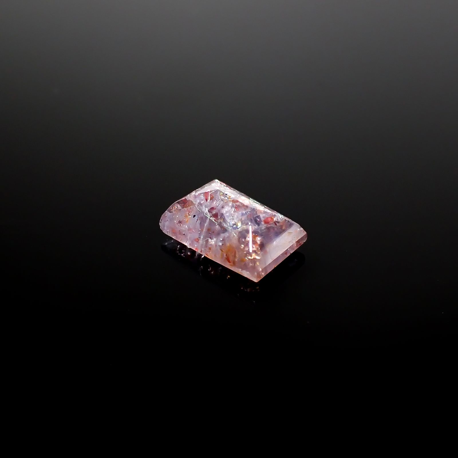 ブラッドショットアイオライト インド産 1.76ct[240125383]8.8x6mm前後