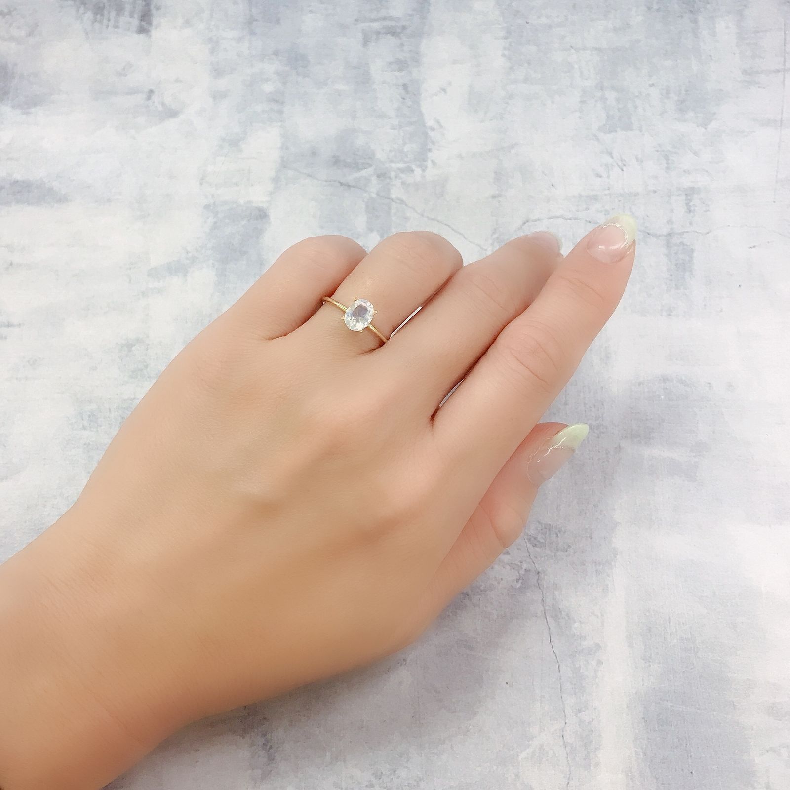 レインボームーンストーン(宝石名ラブラドライト)タンザニア産 0.72ct 識別済[220817477]7.2x5.6mm前後