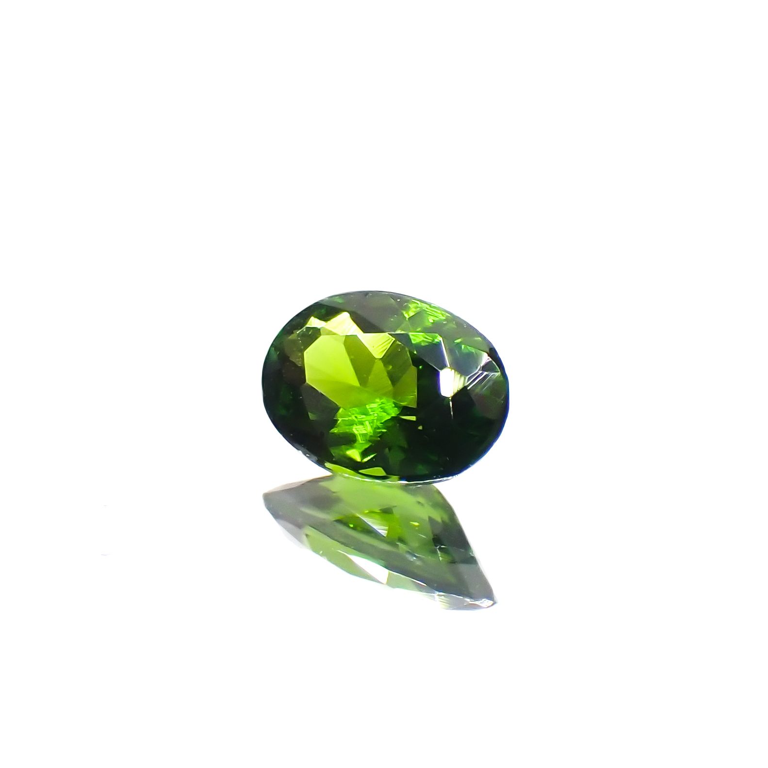 クロムダイオプサイド(宝石名クロム・ダイオプサイド)ロシア産 0.22ct 識別済[231023899]4.9x3.3mm前後