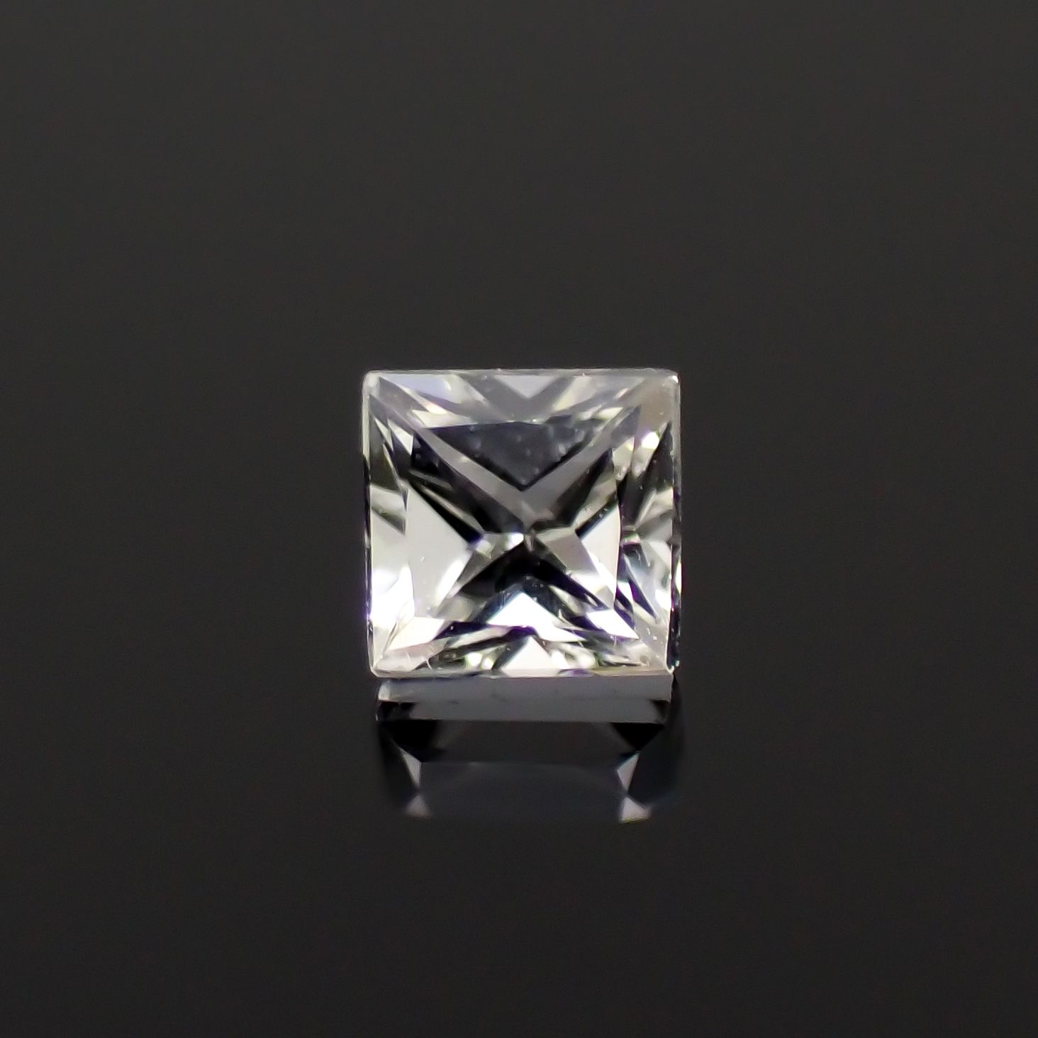 ◇プリンセスカット◇リューコガーネット ビルマ産 0.10ct[230923364]2.4x2.4mm前後