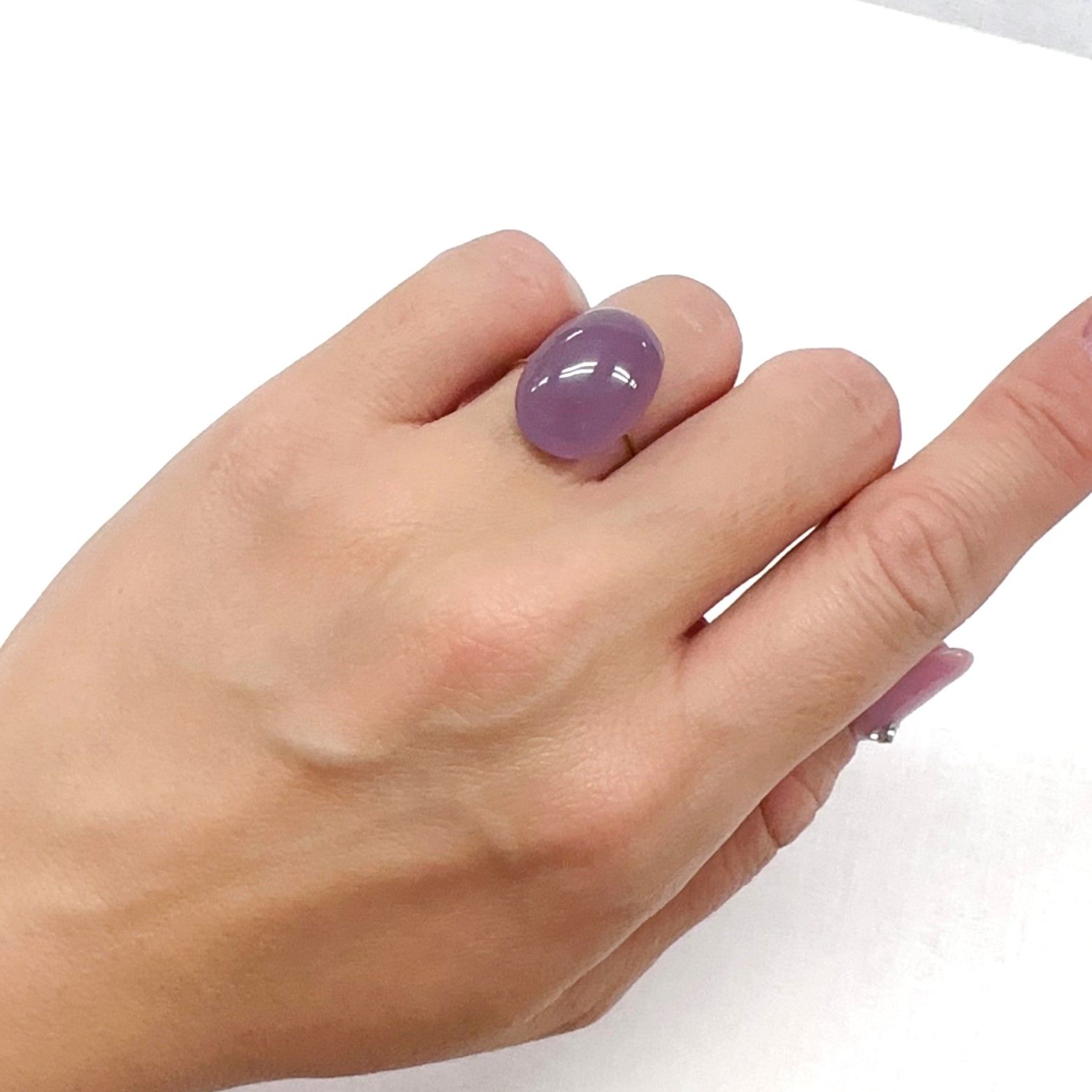 パープルカルセドニー(宝石名カルセドニー)インドネシア産 13.34ct 識別済[231124174]17.8x12.9mm前後