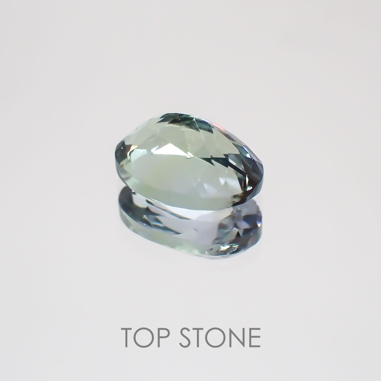 パーティカラータンザナイト(ゾイサイト) タンザニア産 ルース 1.41ct[21029456]8.1×5.6mm前後
