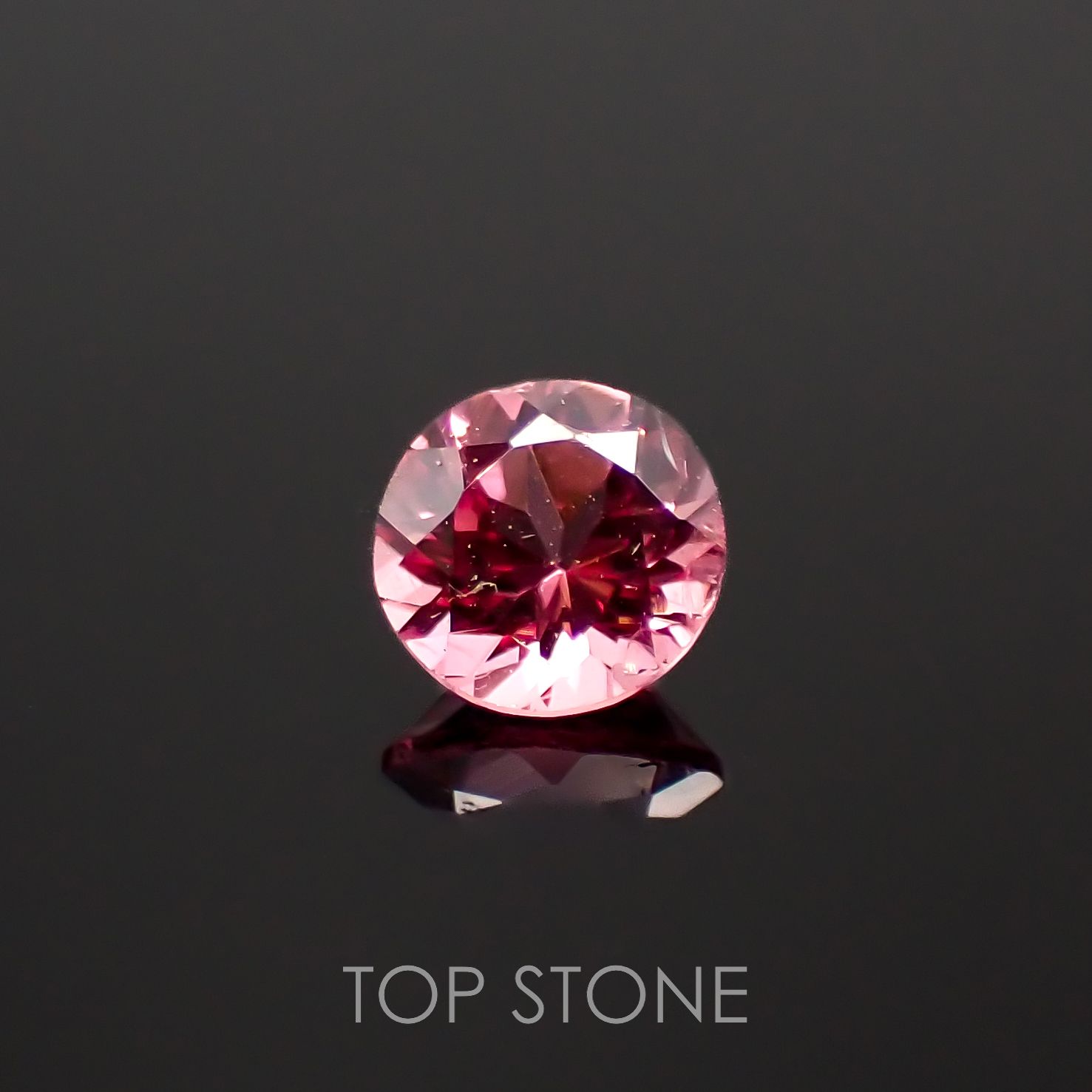 ホットピンクスピネル(宝石名ピンク・スピネル)タンザニア産 0.32ct 識別済[230120031]4.1x4.1mm前後