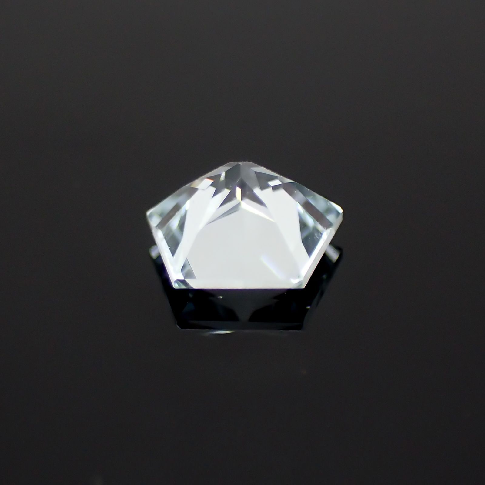 <ランダムセレクト1個販売> ◇ペンタゴンカット◇アクアマリンSA(宝石名アクアマリン) ブラジル産 0.36ct前後 識別済[21029574]5.2×5.1mm前後