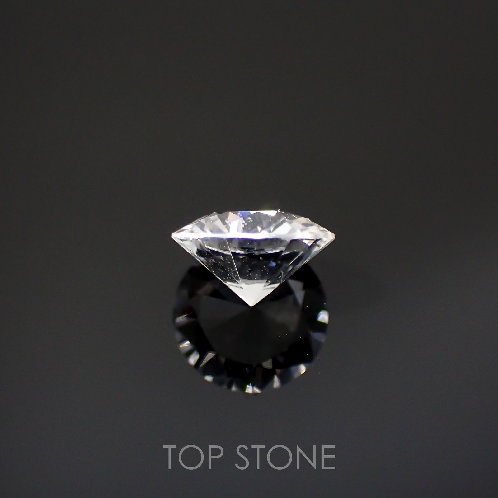 フェナカイト(宝石名フェナカイト)ブラジル産 0.61ct 識別済[220115174]6x6mm前後