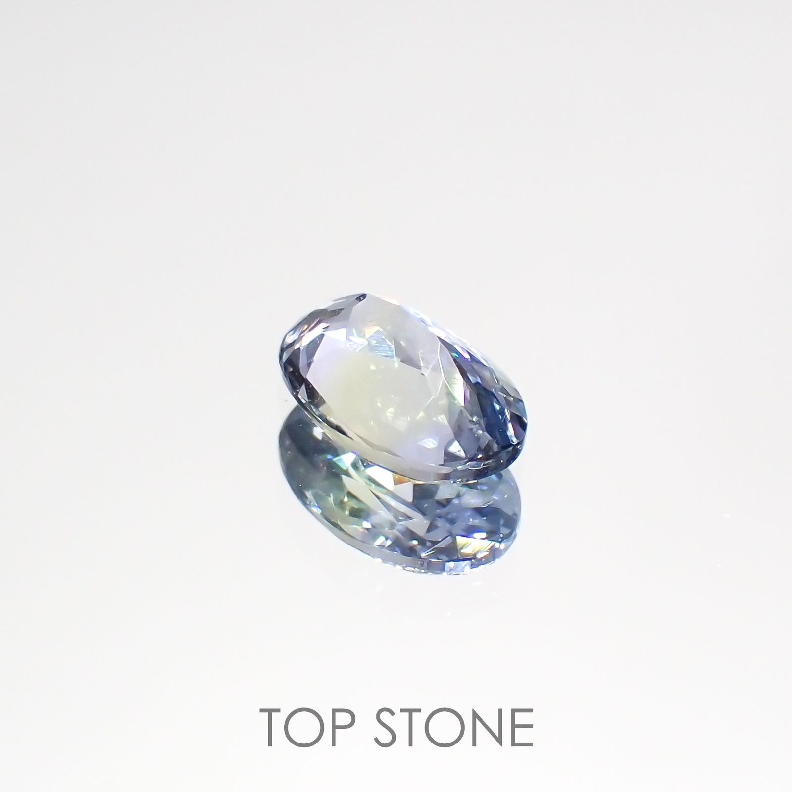 バイカラータンザナイト(宝石名ゾイサイト)タンザニア産 0.96ct 識別済[220515901]7.8x5.2mm前後