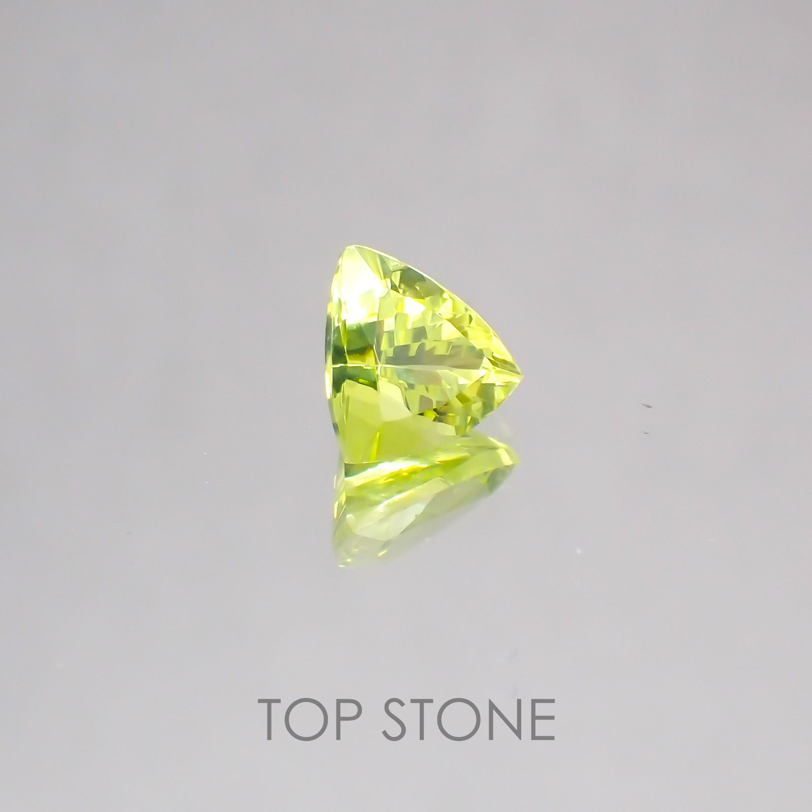 パロットクリソベリル インド産 ルース 0.96ct[20128560]6×6mm前後