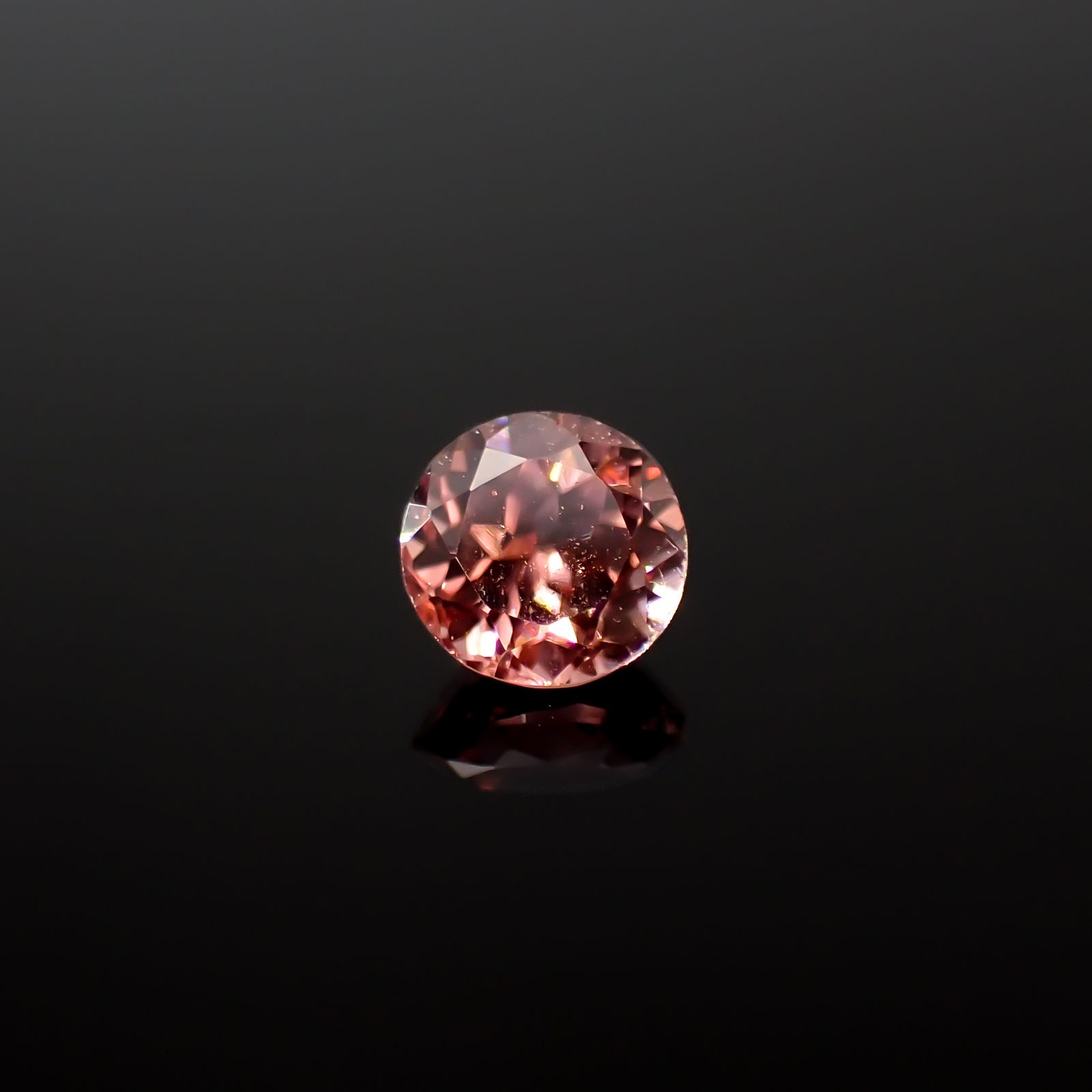 ピンクジルコン スリランカ/カンボジア産 0.64ct[240627913]4.6x4.6mm前後
