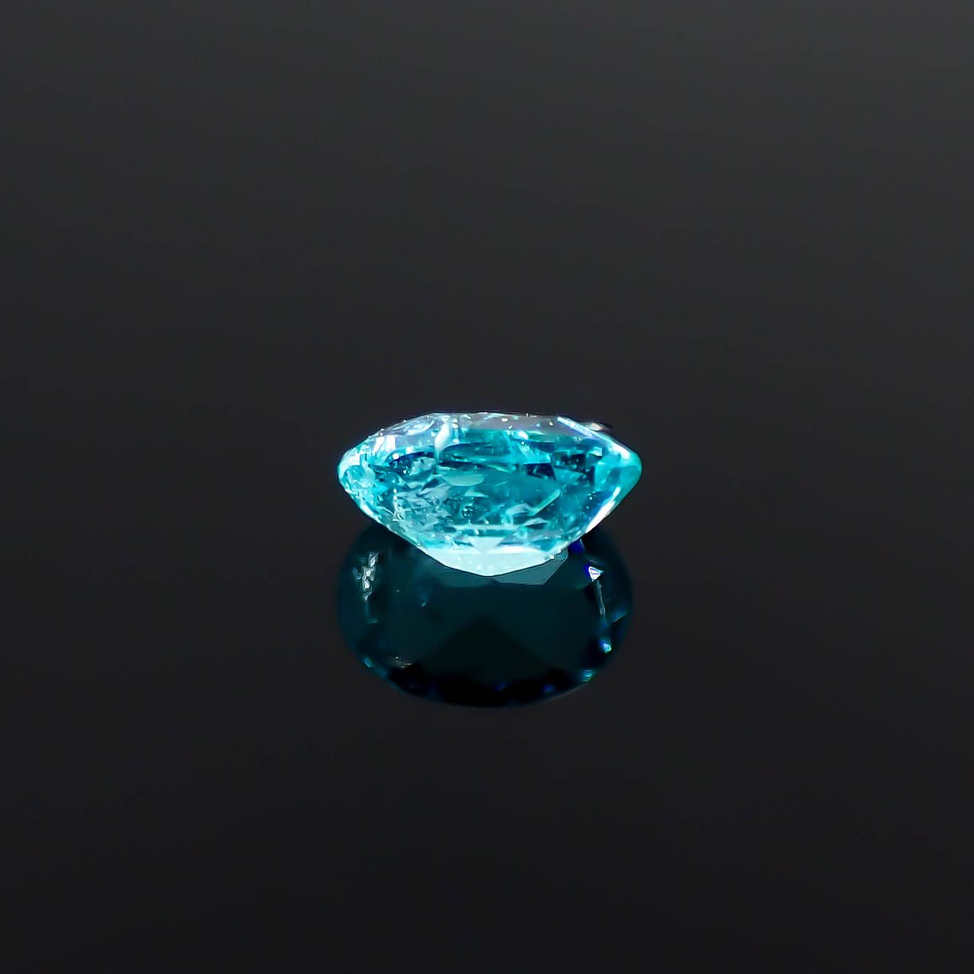 パライバトルマリン ブラジル産 0.11ct [250931071]3.6x2.6mm前後