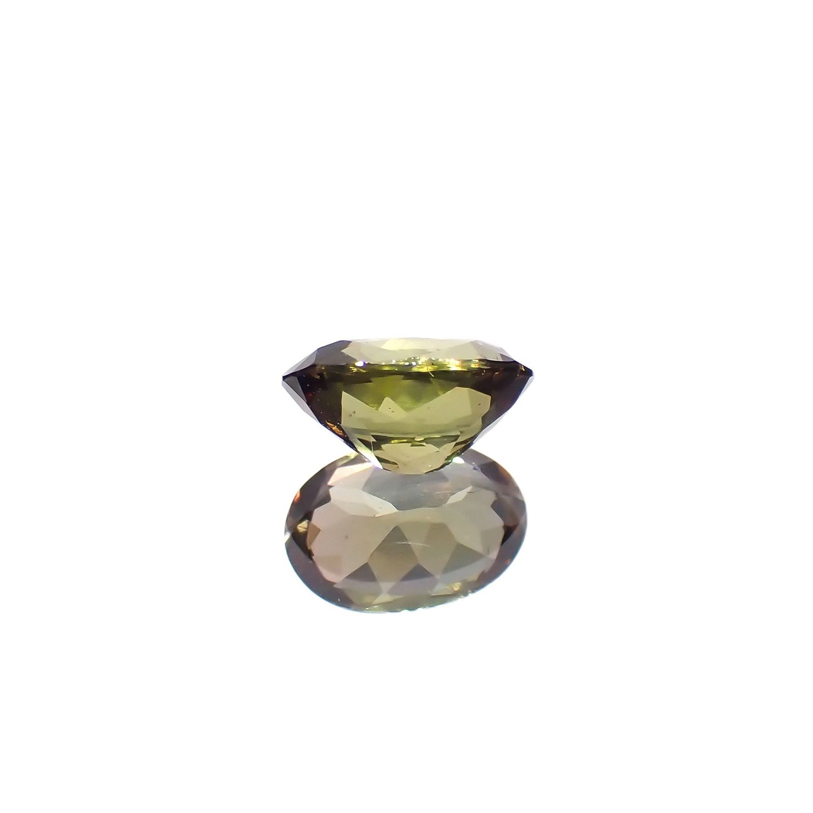 バイカラーアンダリュサイト スリランカ/マダガスカル産 0.63ct[230421600]6.5x4.4mm前後