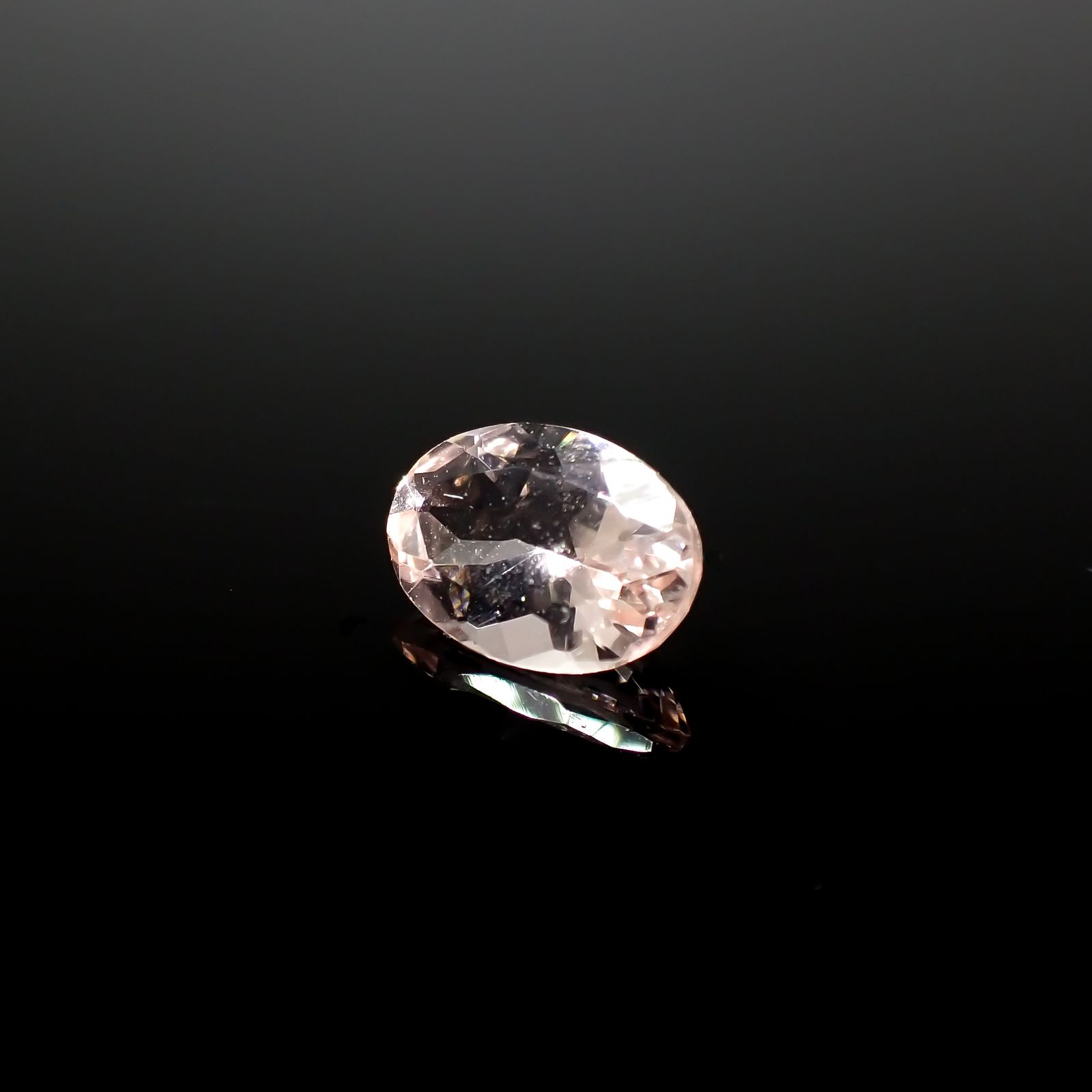 モルガナイト モザンビーク/ブラジル産 0.64ct[240326781]6.9x4.9mm前後