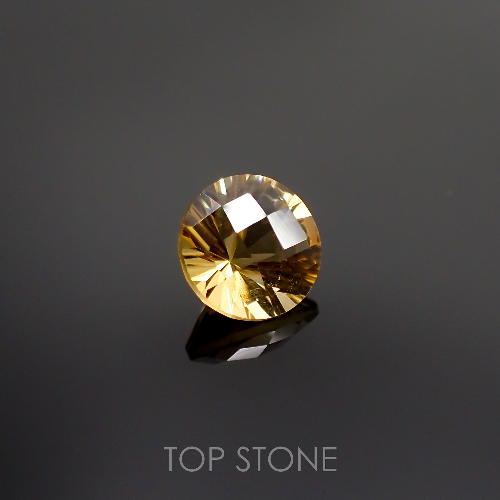 ◇チェッカーコンケーブカット◇シトリン(宝石名シトリン) ブラジル産 1.17ct 識別済[210913026]7×7mm前後