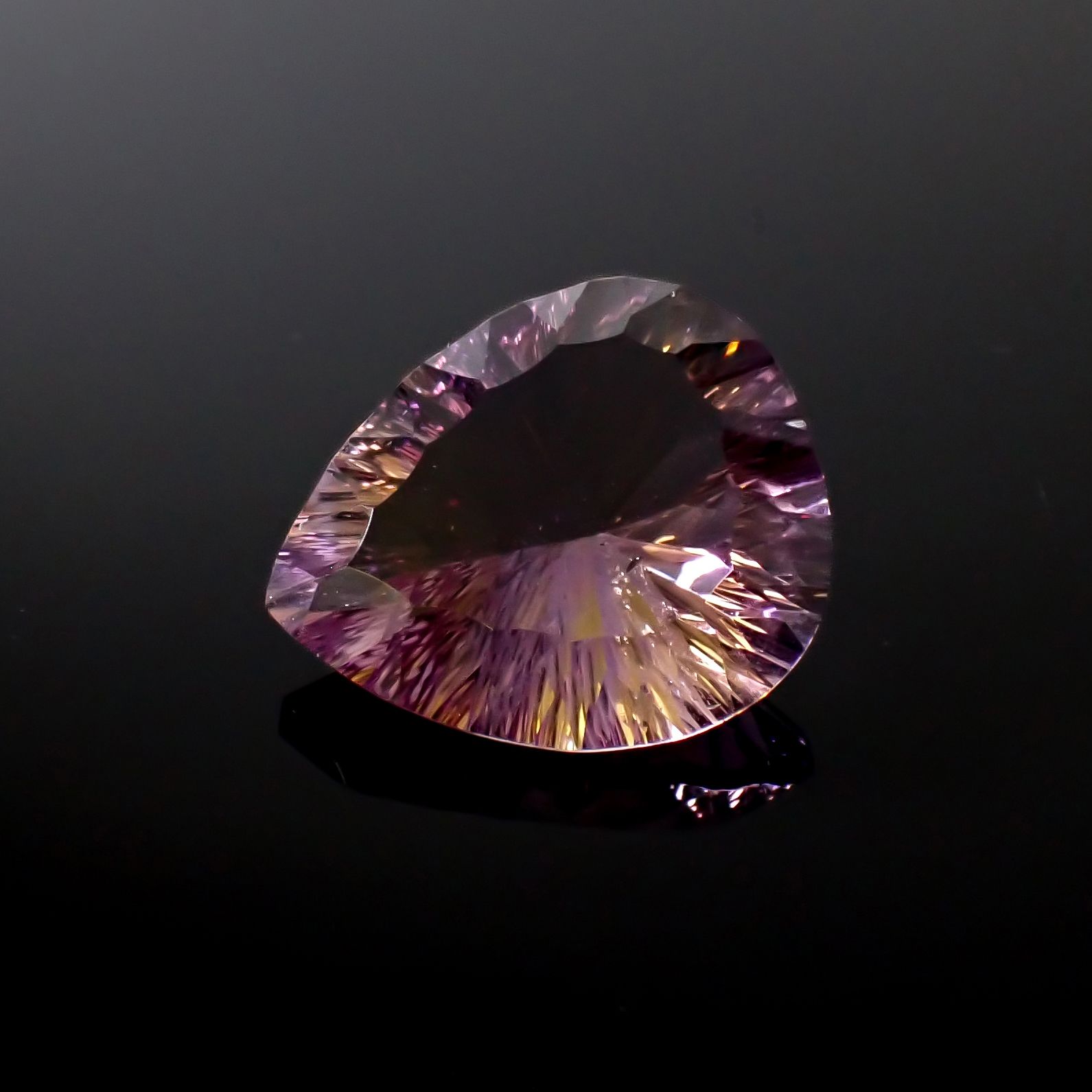 ◇コンケーブカット◇アメトリン ボリビア/ブラジル産 42.44ct [250129784]28.4x24.2mm前後