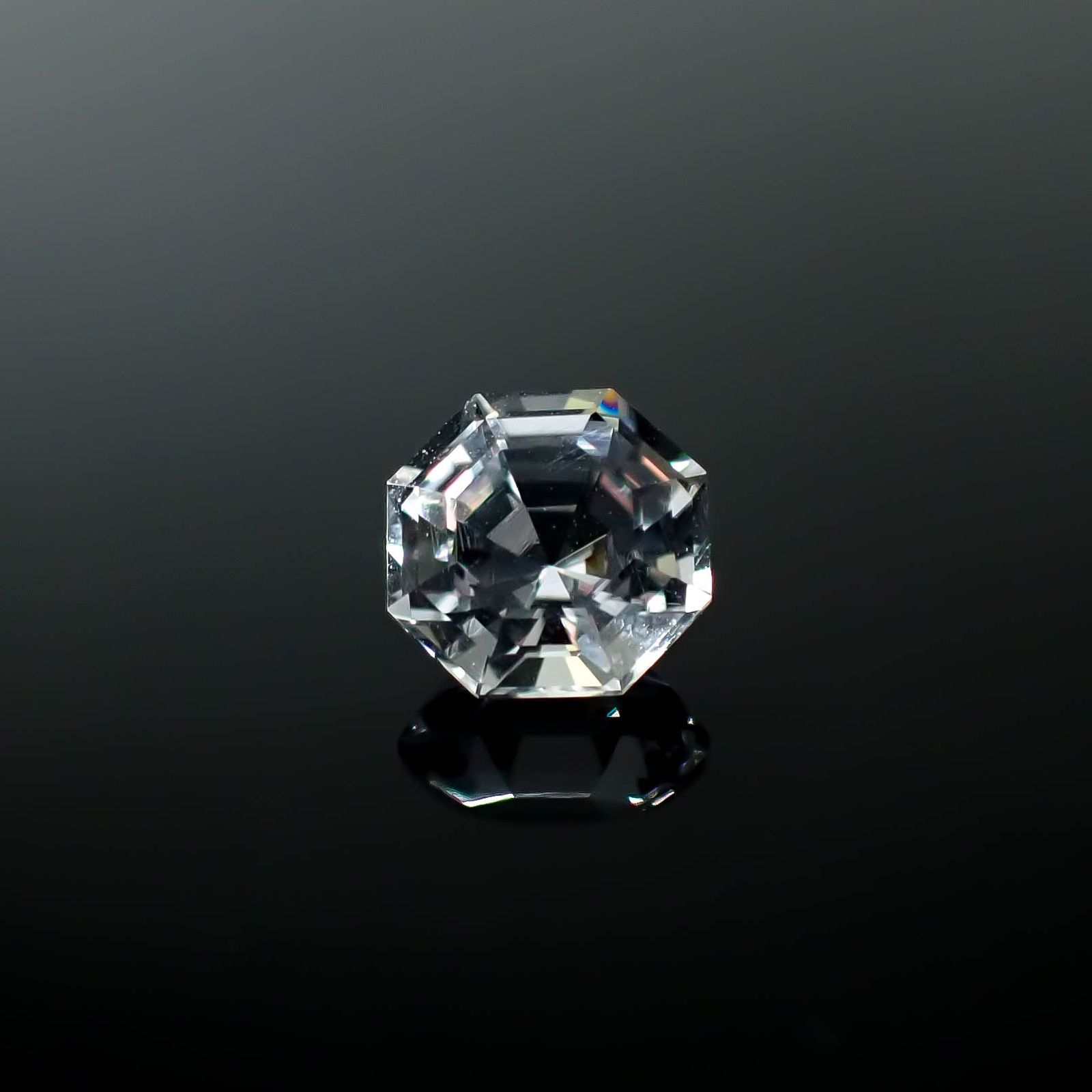 ◇オクタゴンカット◇レムリアンシードクリスタル(保証シール付き) ブラジル産 1.40ct / 7.2x7mm前後 [250730862]